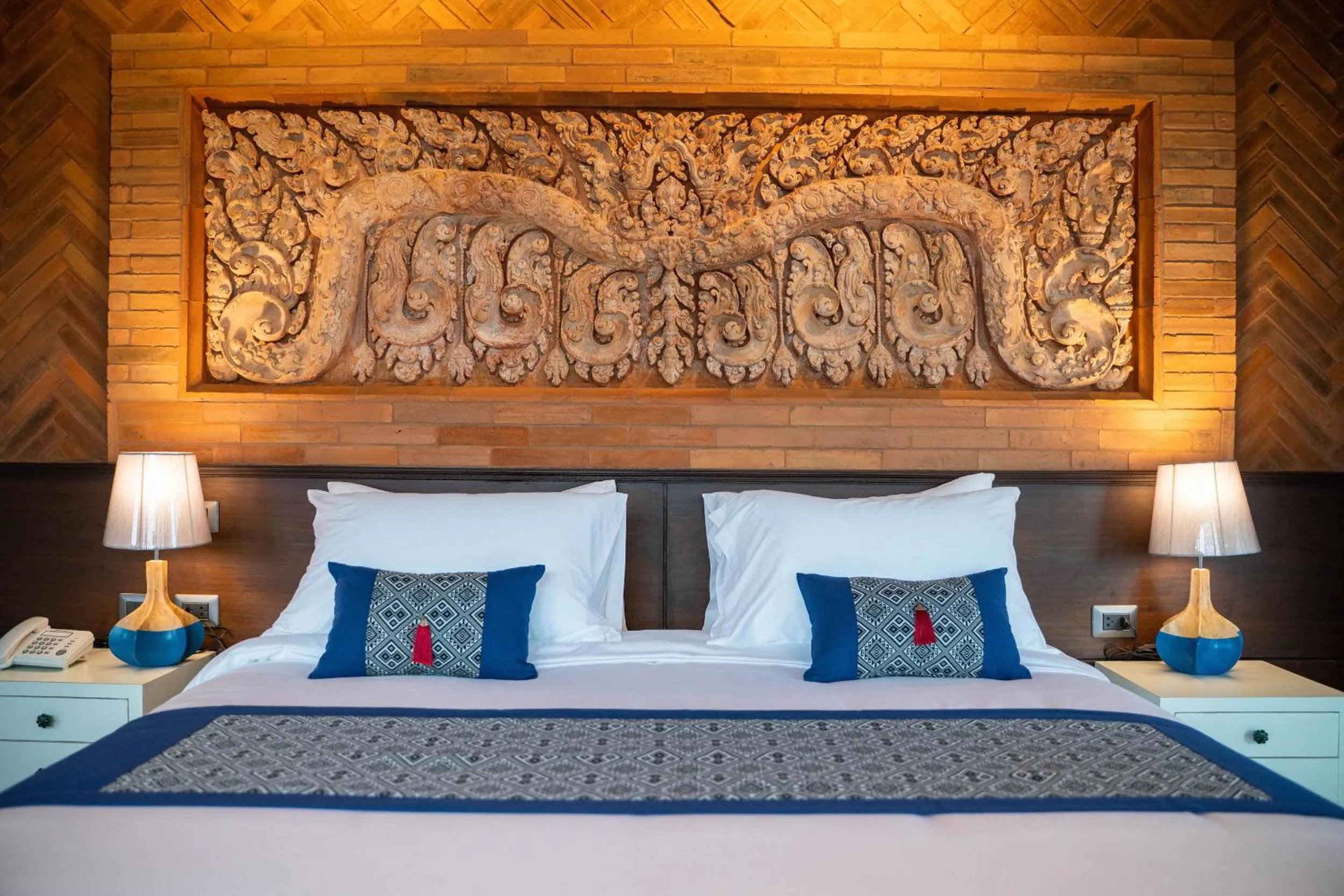 Bedroom, Bed in Phor Liang Meun Terracotta Arts