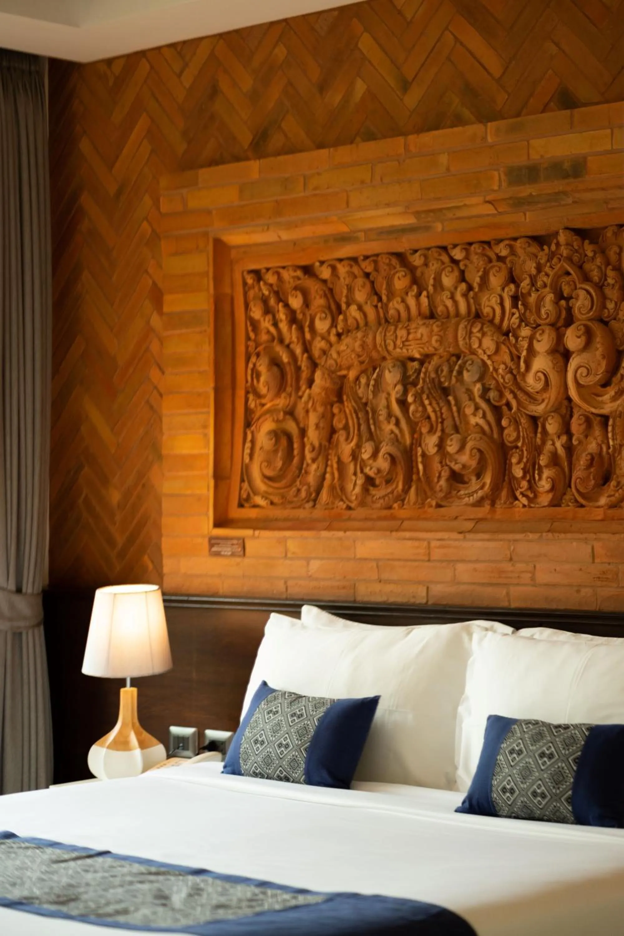 Bedroom, Bed in Phor Liang Meun Terracotta Arts