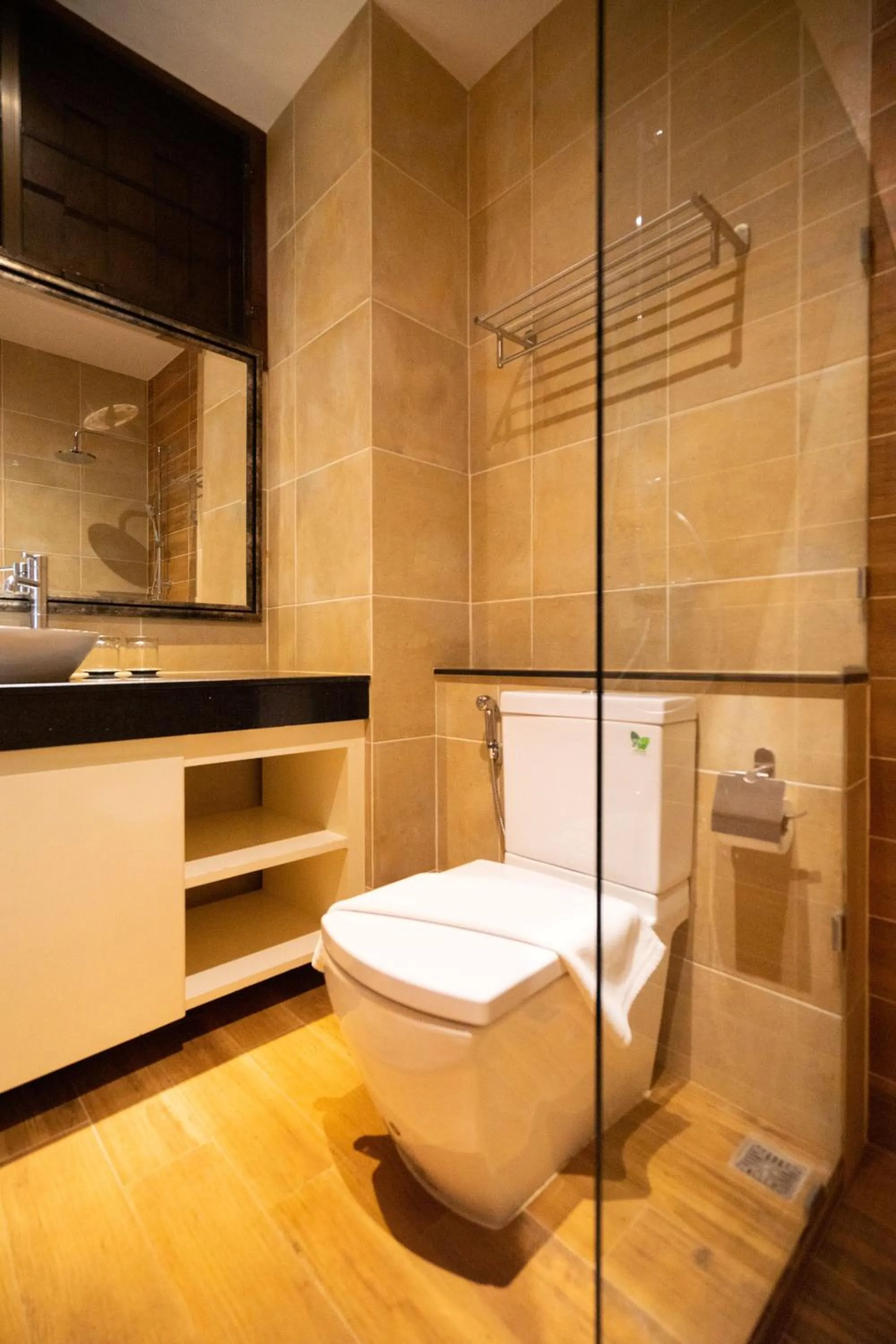 Bathroom in Phor Liang Meun Terracotta Arts