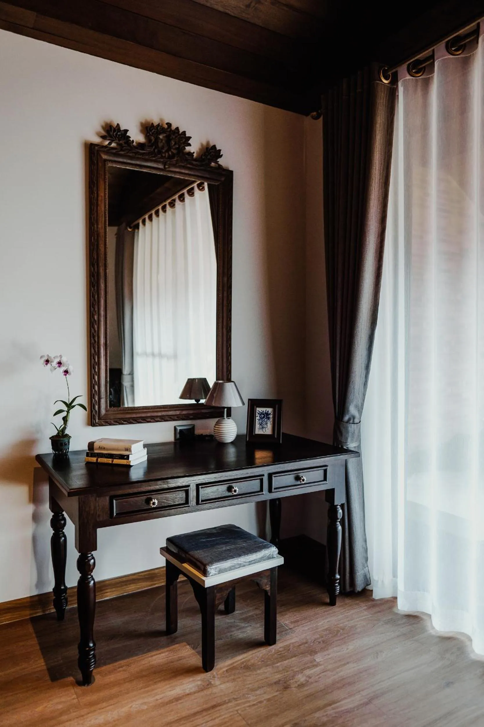 Photo of the whole room in Phor Liang Meun Terracotta Arts