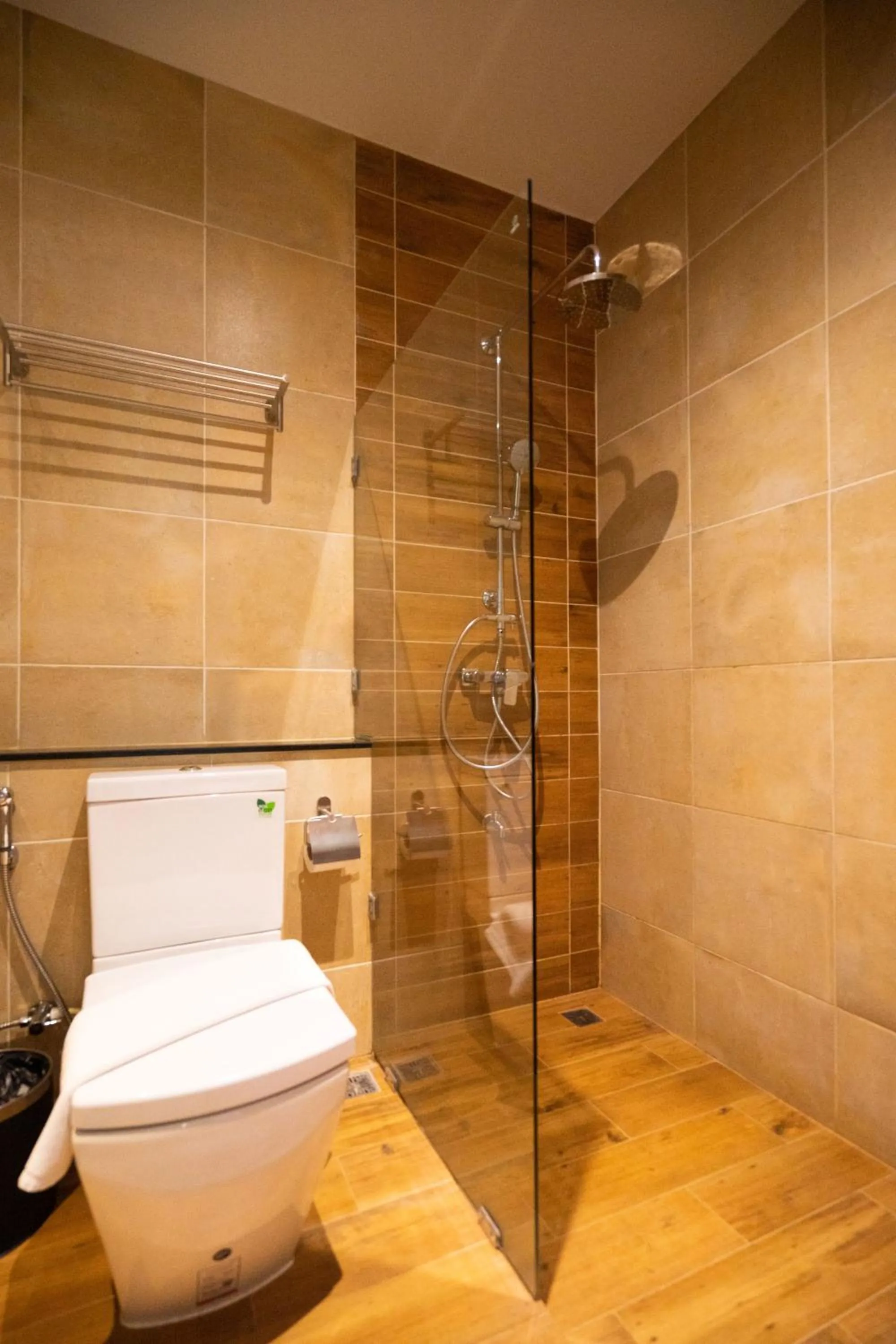 Bathroom in Phor Liang Meun Terracotta Arts