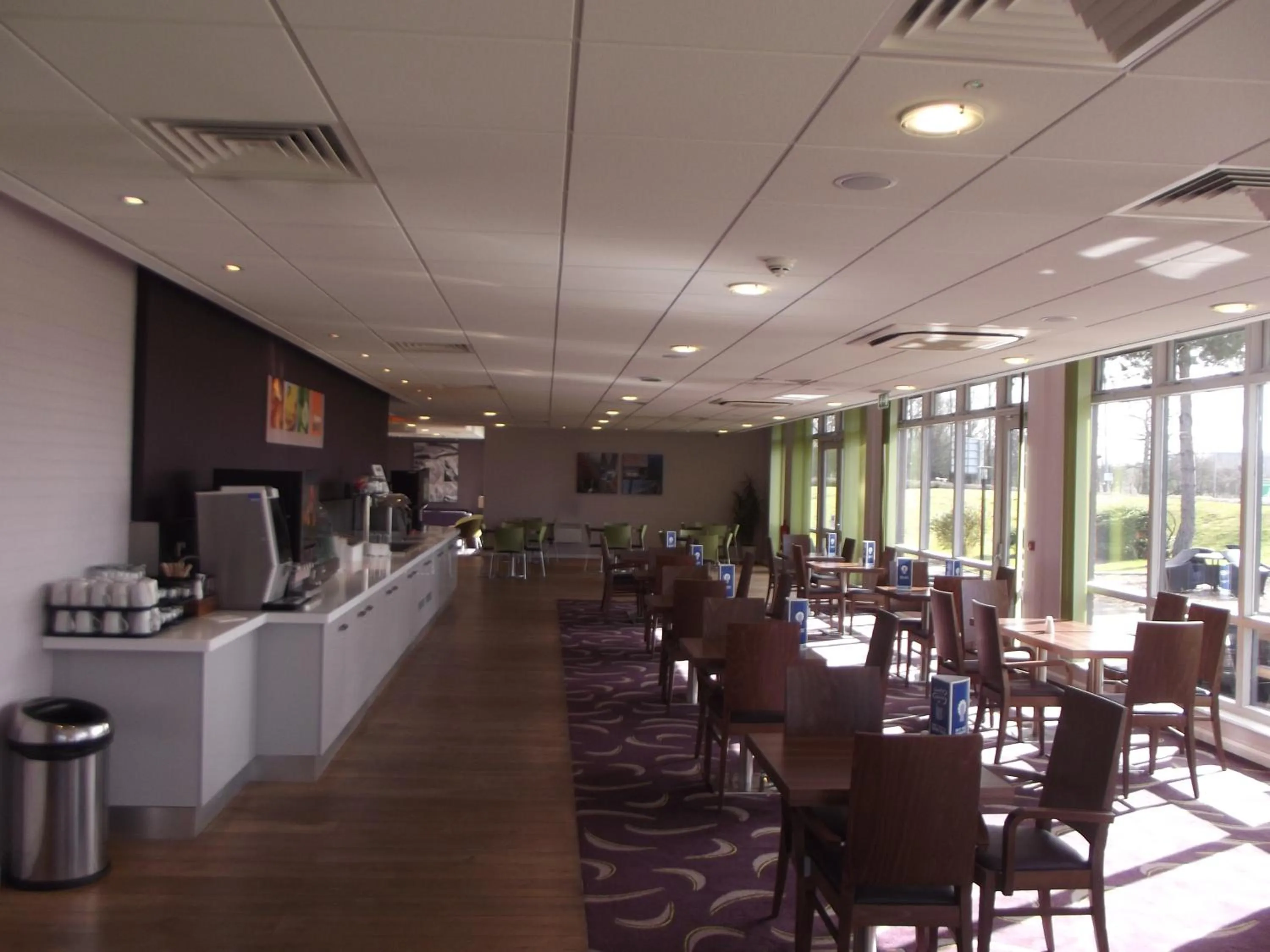 Restaurant/places to eat in Holiday Inn Express Preston South by IHG