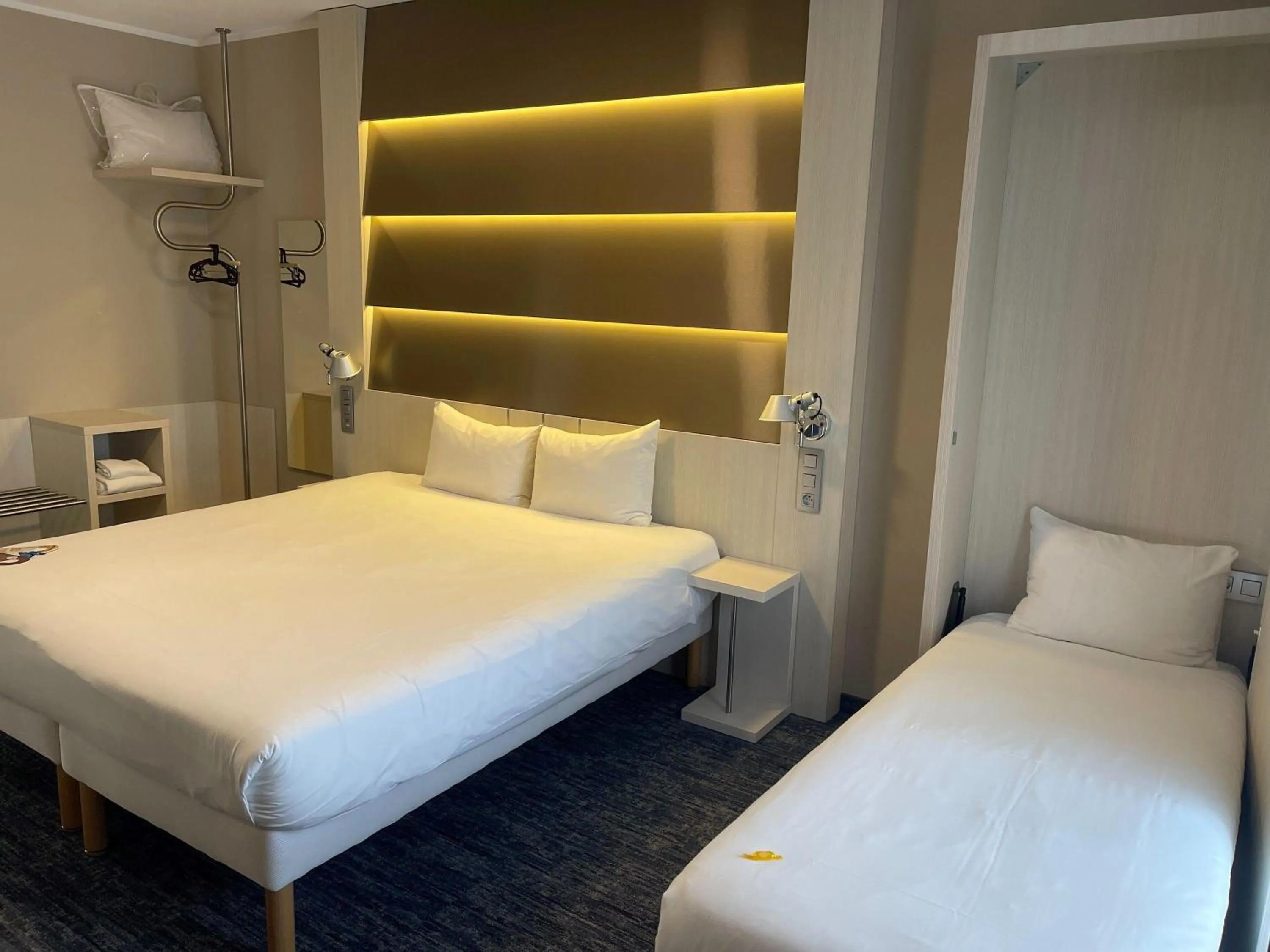 Bedroom, Bed in Ibis Styles Nivelles