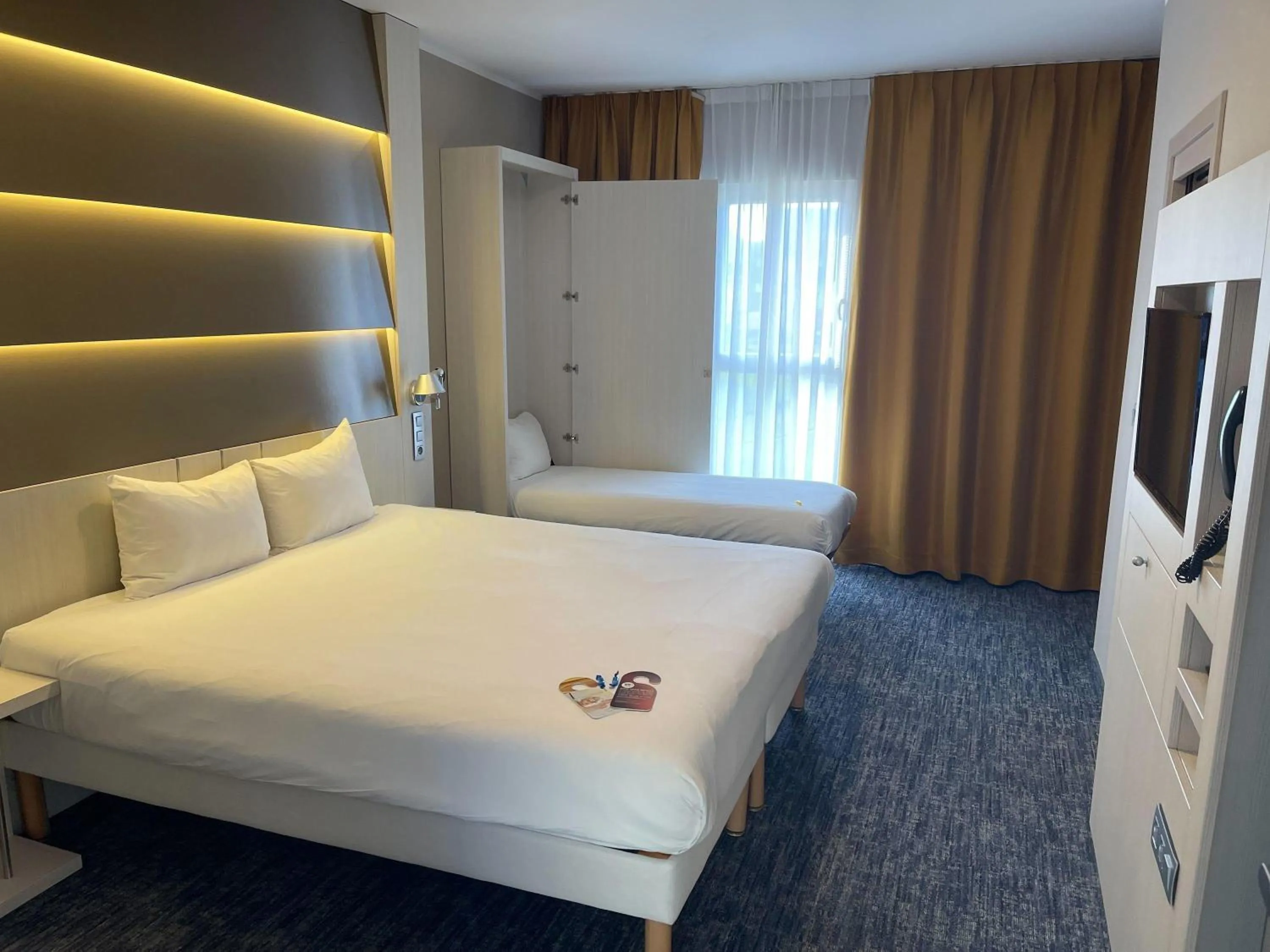 Bedroom, Bed in Ibis Styles Nivelles