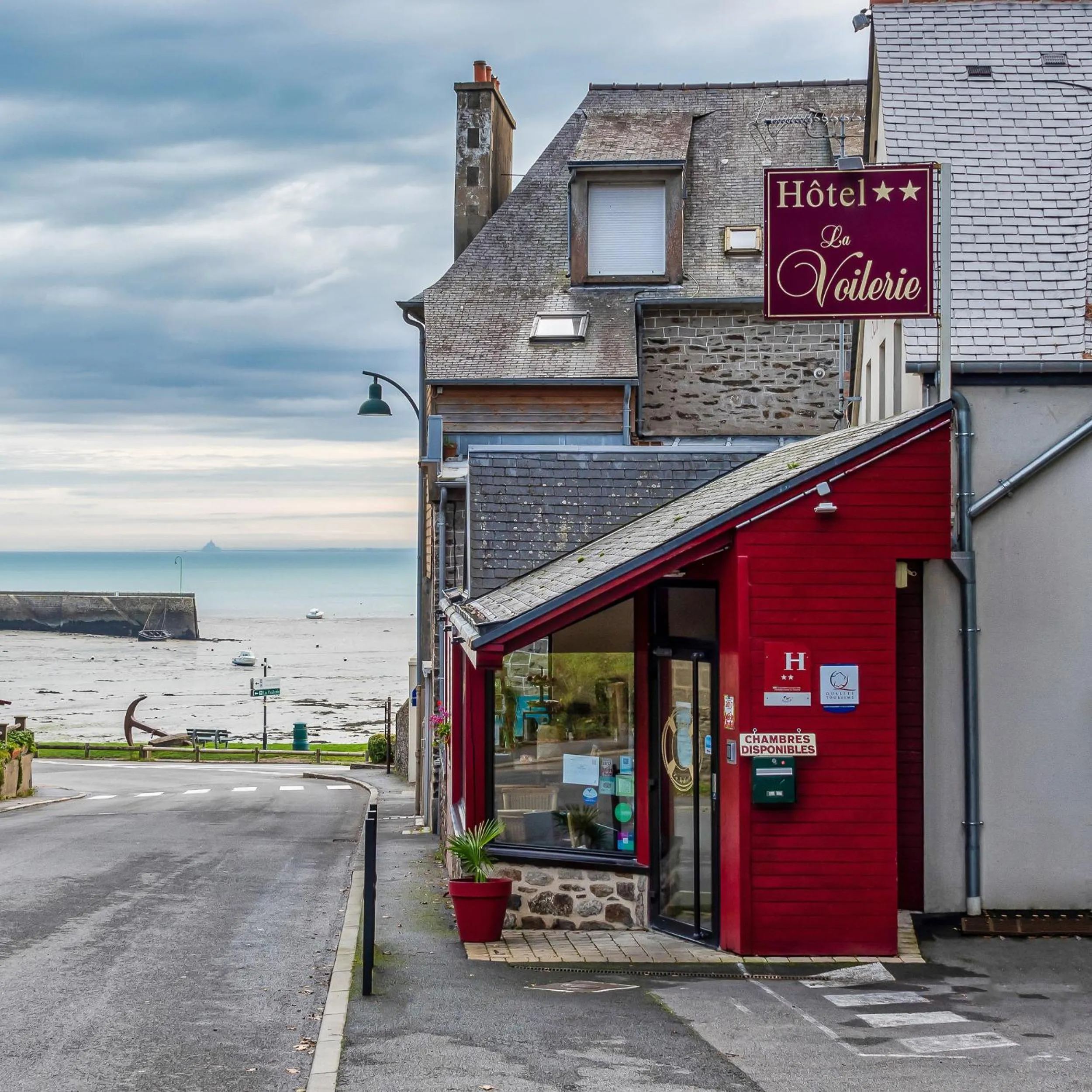 Natural landscape in Hotel La Voilerie Cancale bord de mer