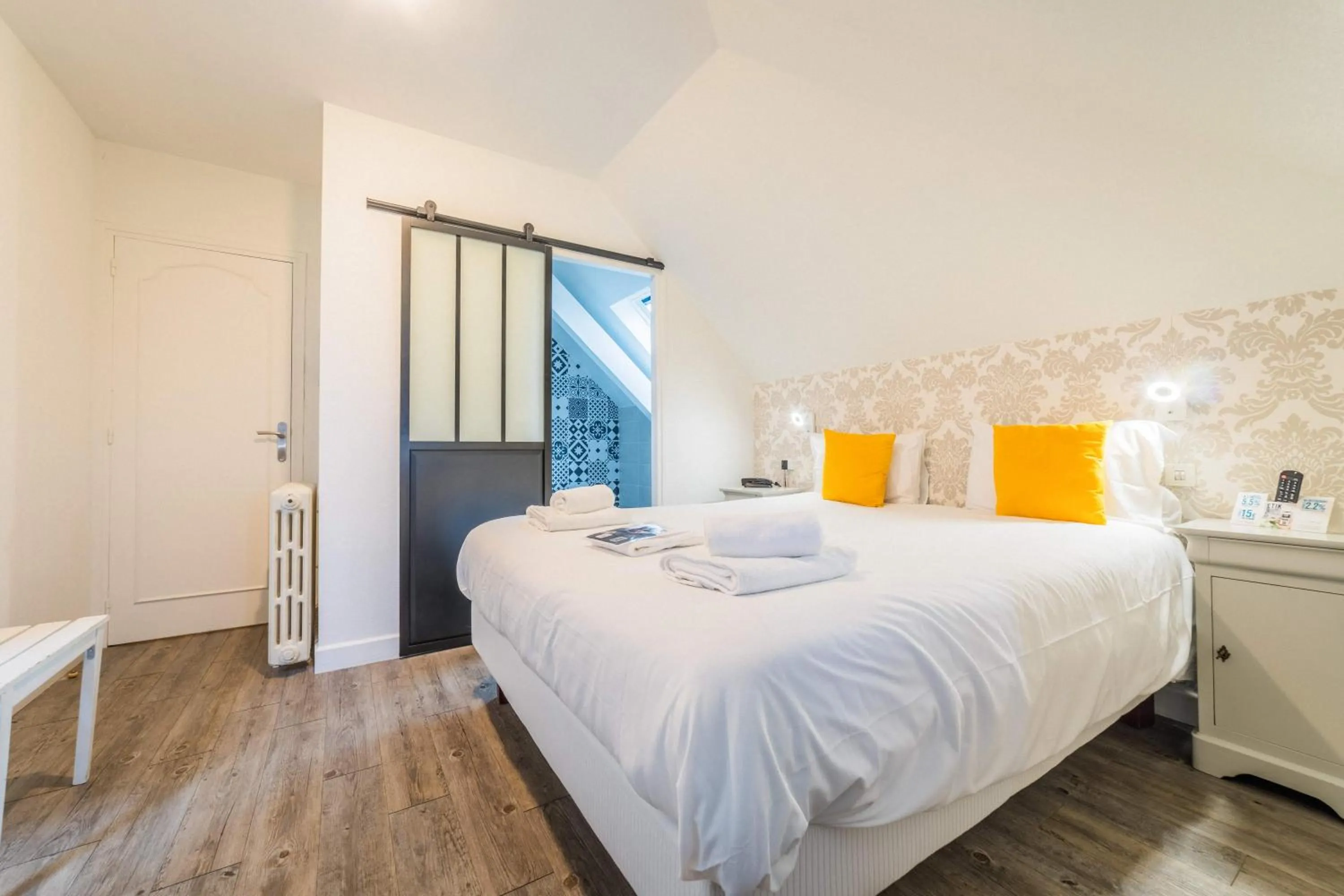 Bed in Logis Hôtel le Relais du Bas Limousin