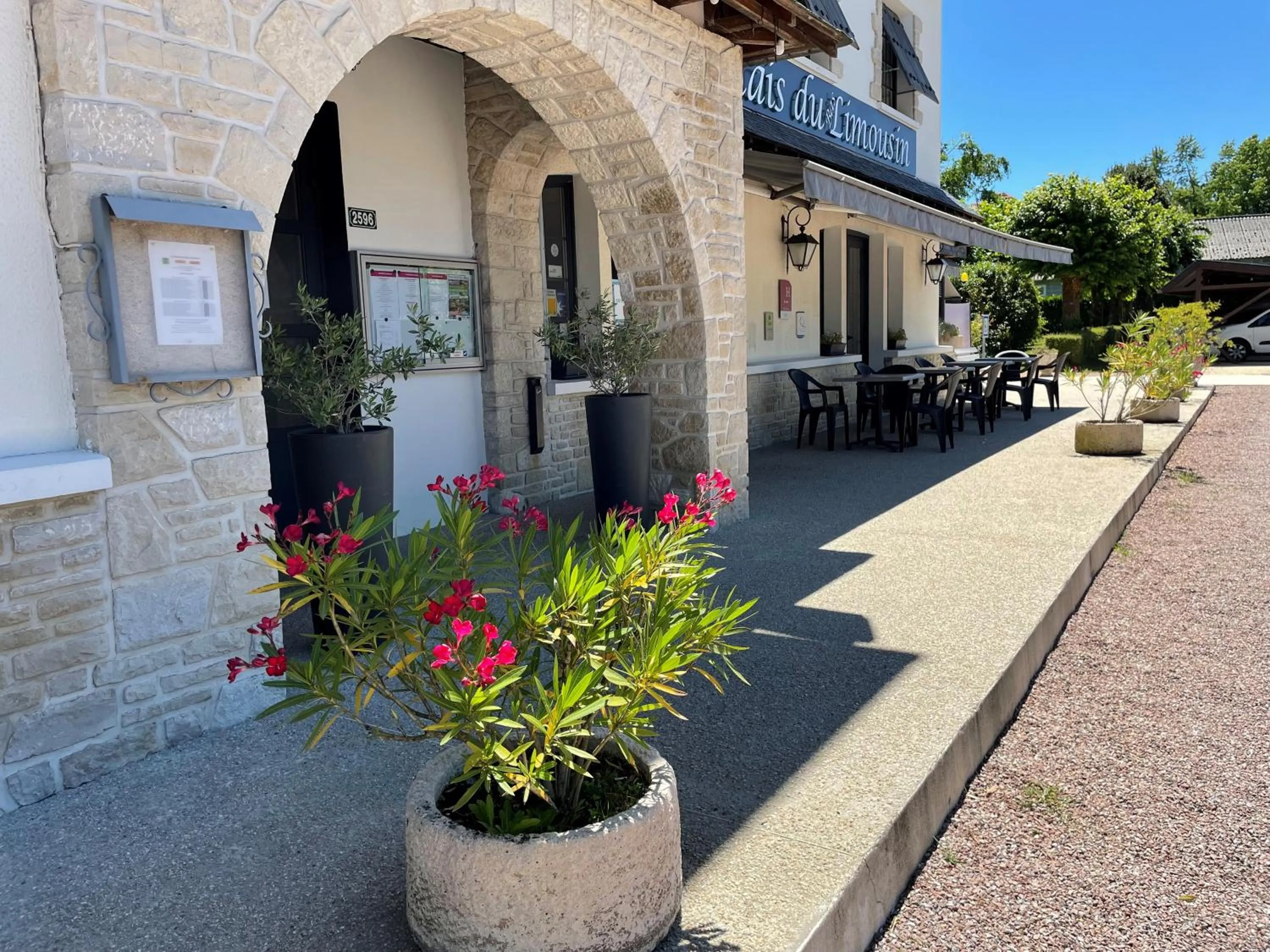 Property building in Logis Hôtel le Relais du Bas Limousin