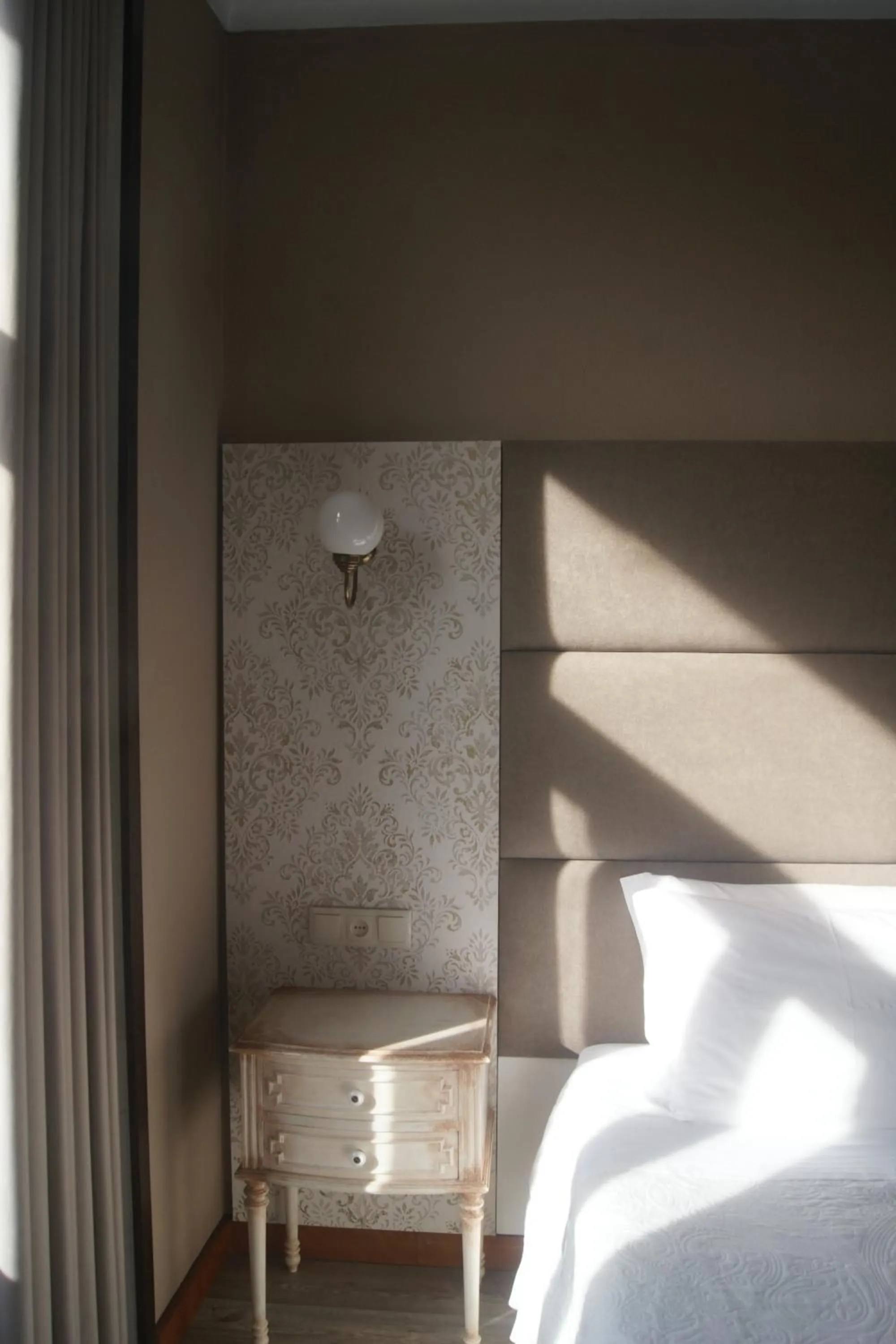 Bed in Hotel Chique Aliados