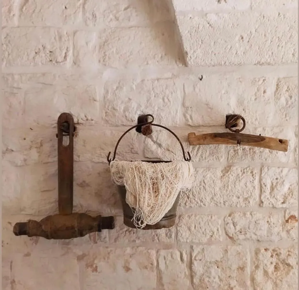 Decorative detail in Masseria Morrone