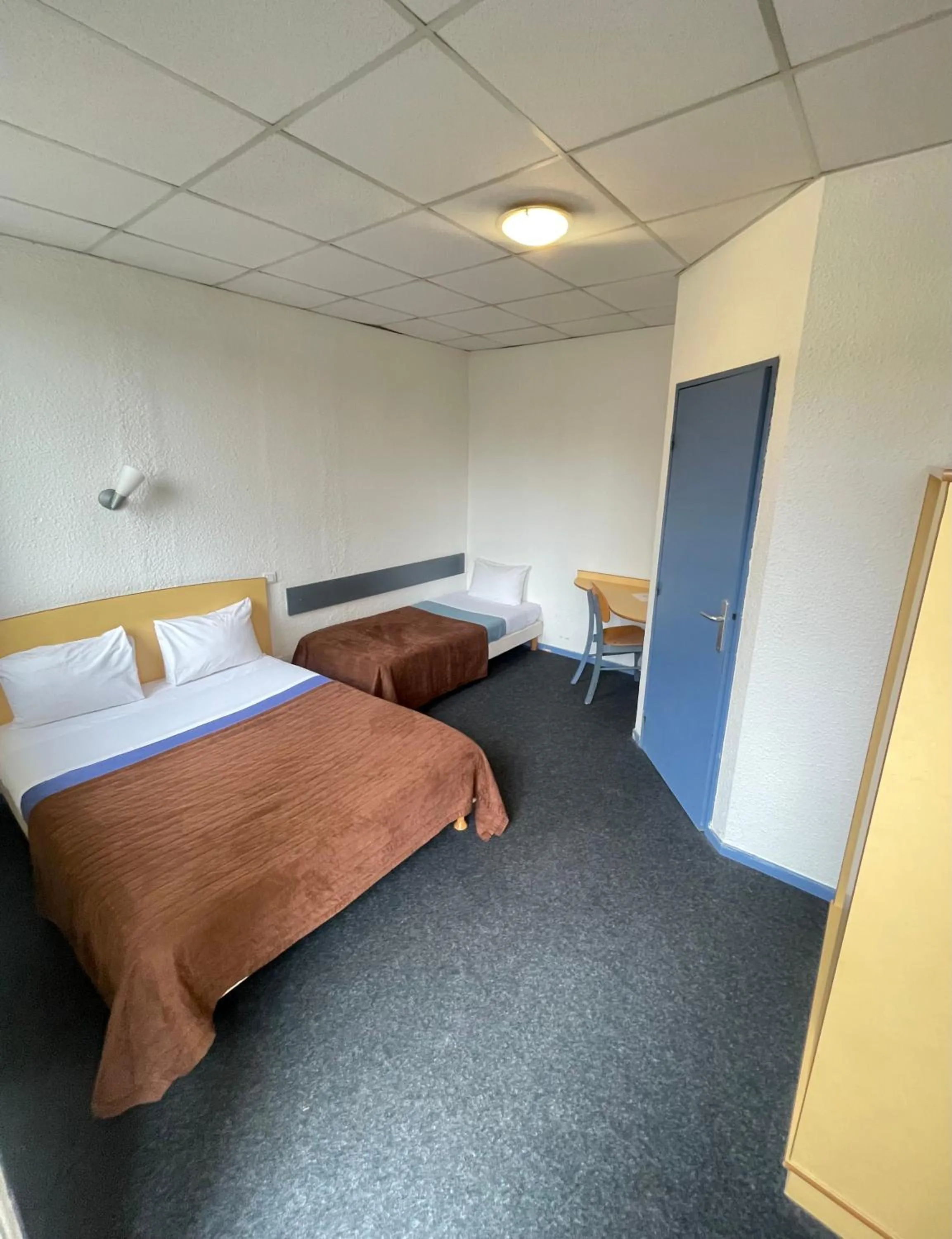 Bed in Hôtel & Résidence Avermes