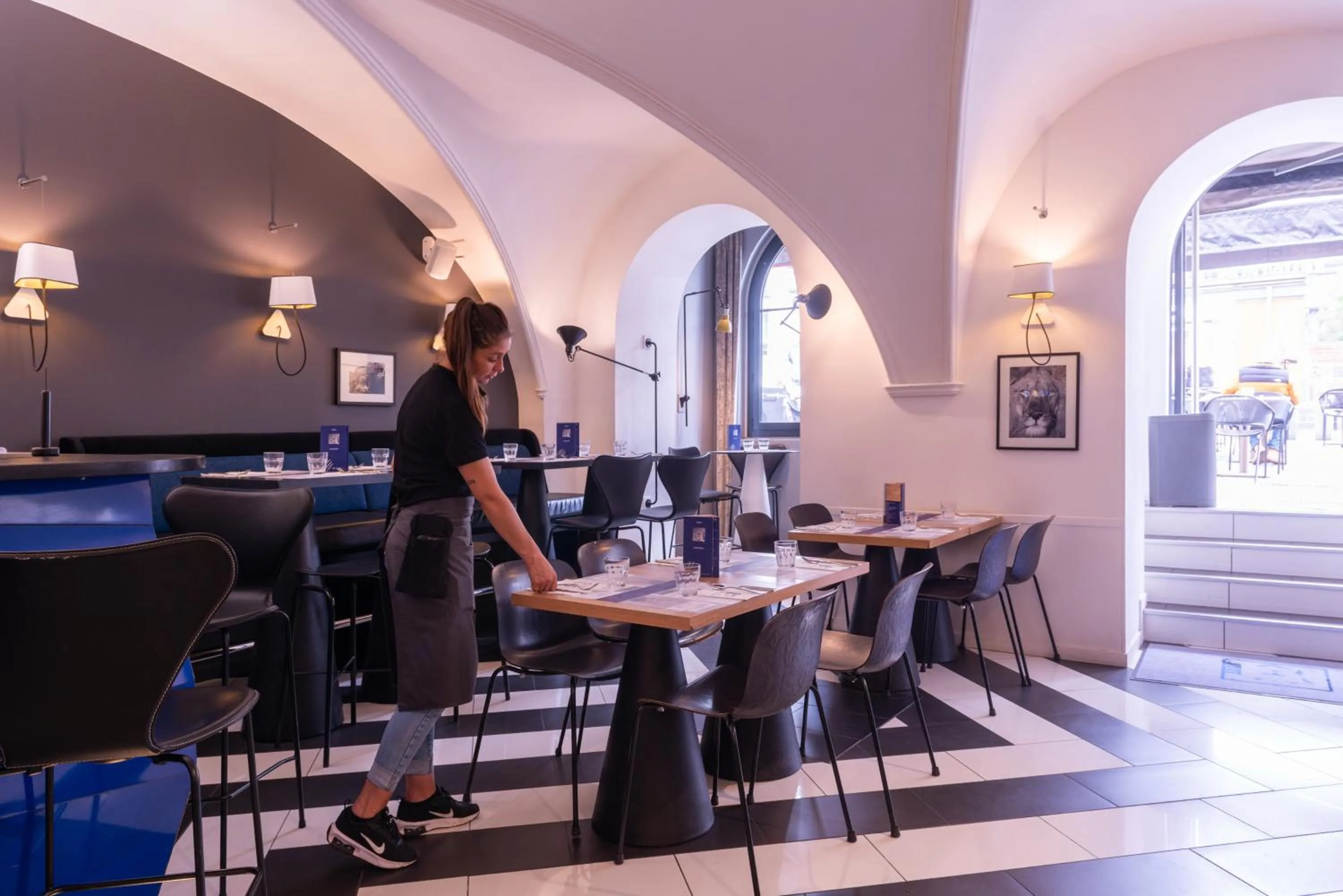 Restaurant/places to eat in The Originals Boutique, Hôtel Le Lion, Clermont-Ferrand