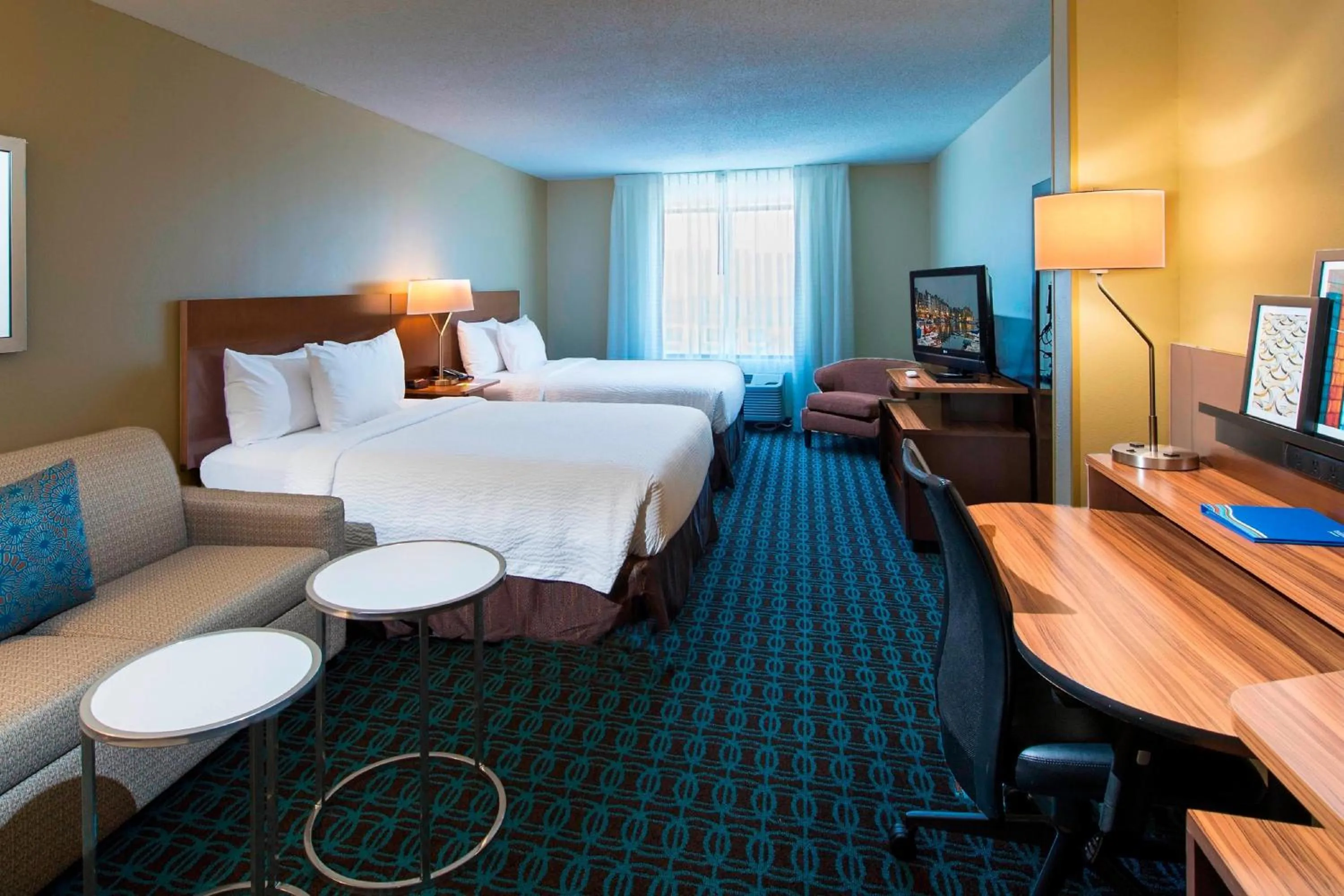 Photo of the whole room, Bed in Fairfield Inn & Suites by Marriott Atlanta Buford/Mall of Georgia