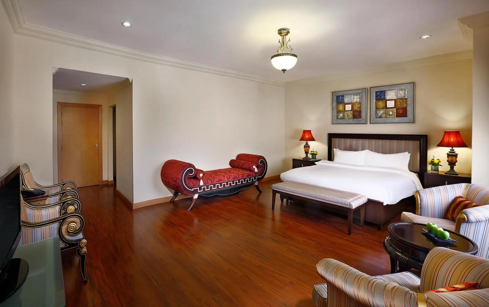 Photo of the whole room, Bed in Al Safir Tower - Residence