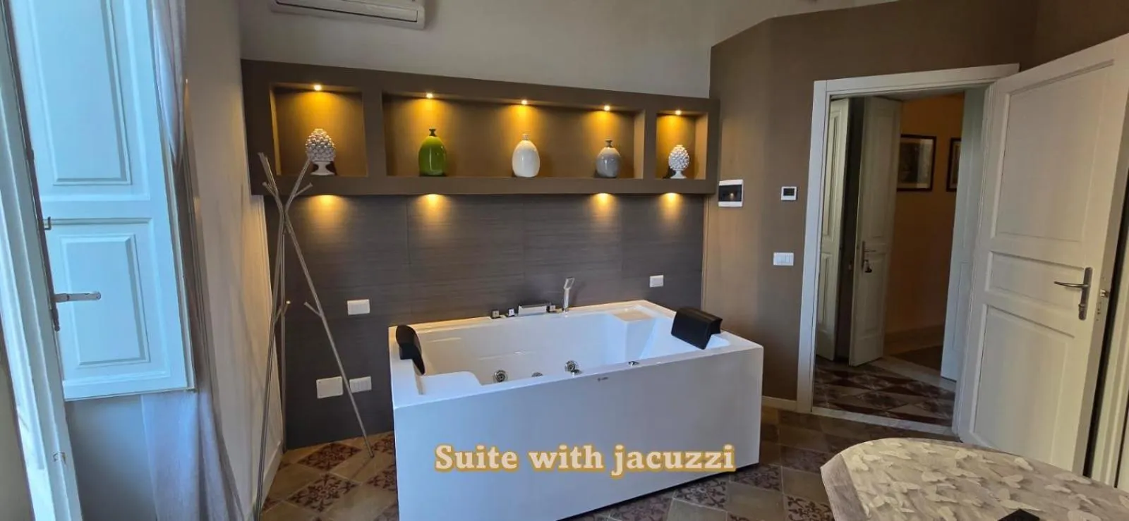 Bed in ReLuxe Private Wellness