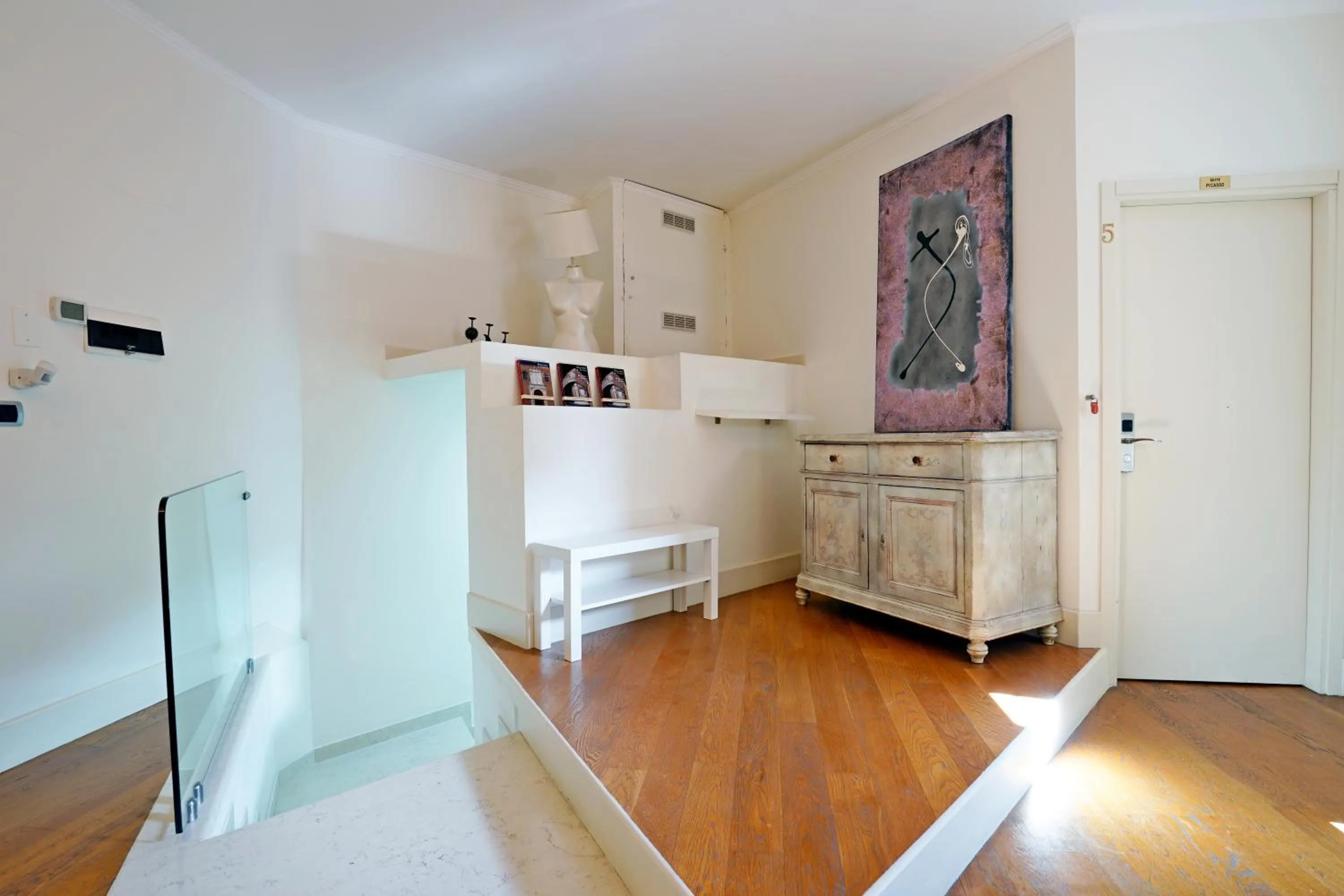 Decorative detail, Bed in Avanguardia Art Club