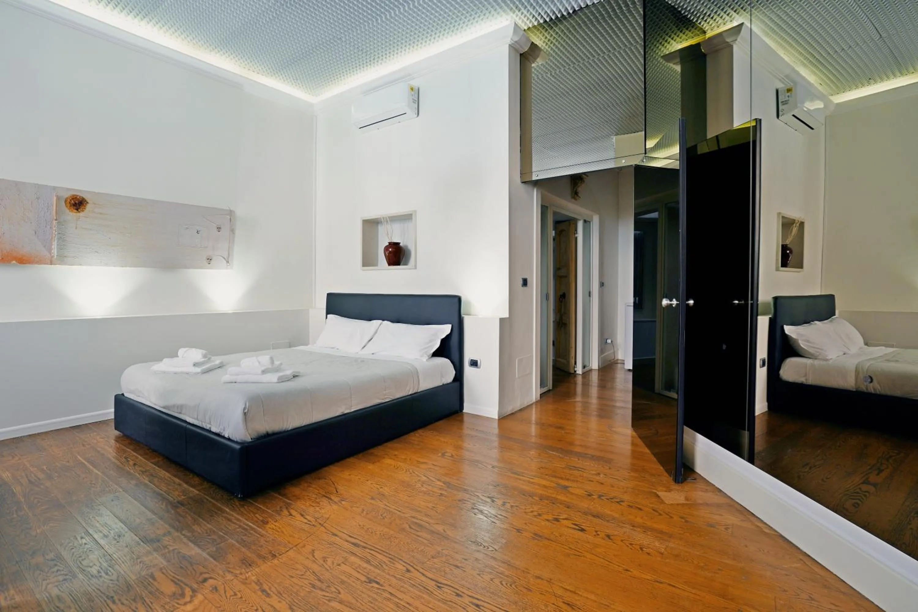 Bed in Avanguardia Art Club