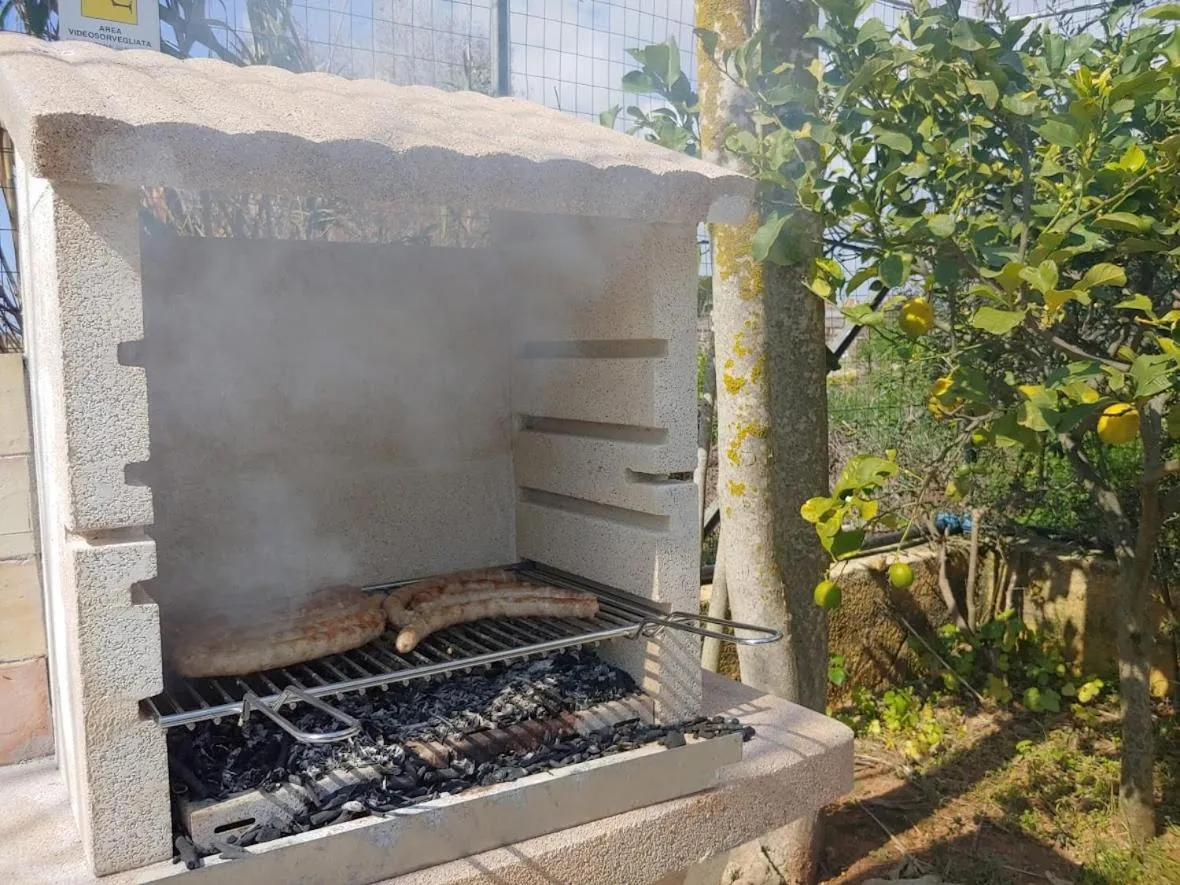 BBQ facilities in Lilybeo Village