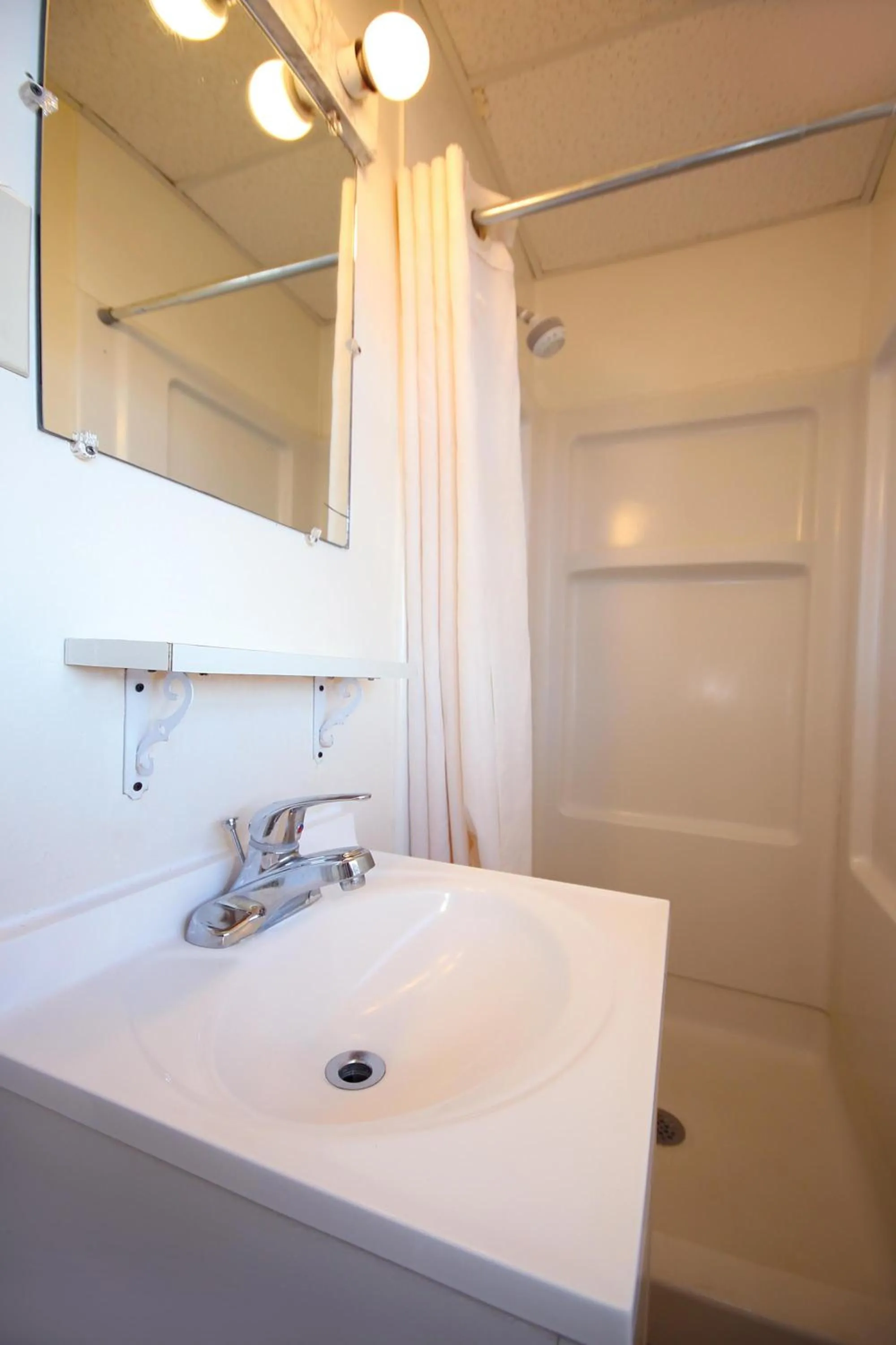 Bathroom in Oceanic Motel