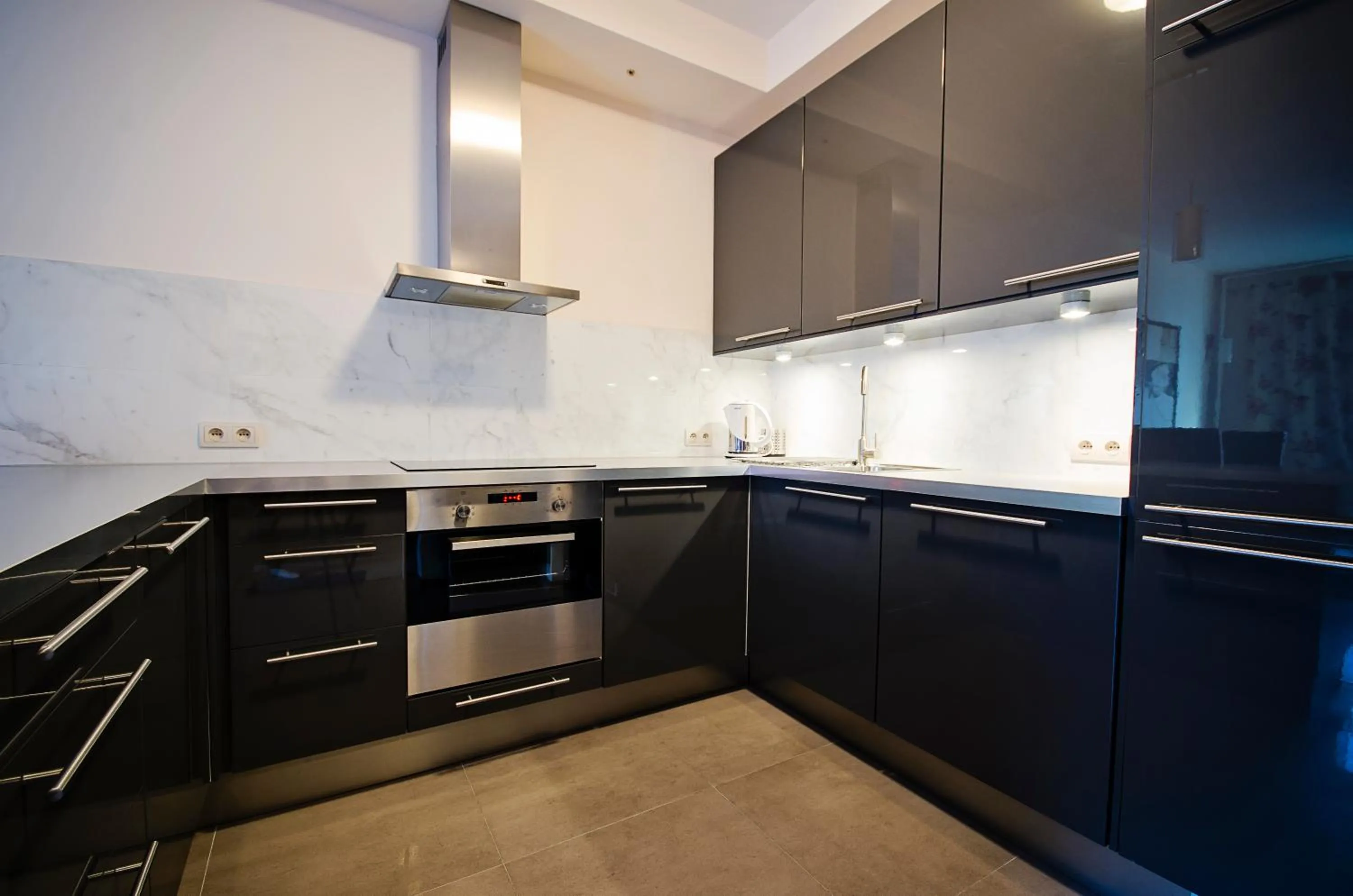 Kitchen or kitchenette in Angel City Center Krakow Aparthotel