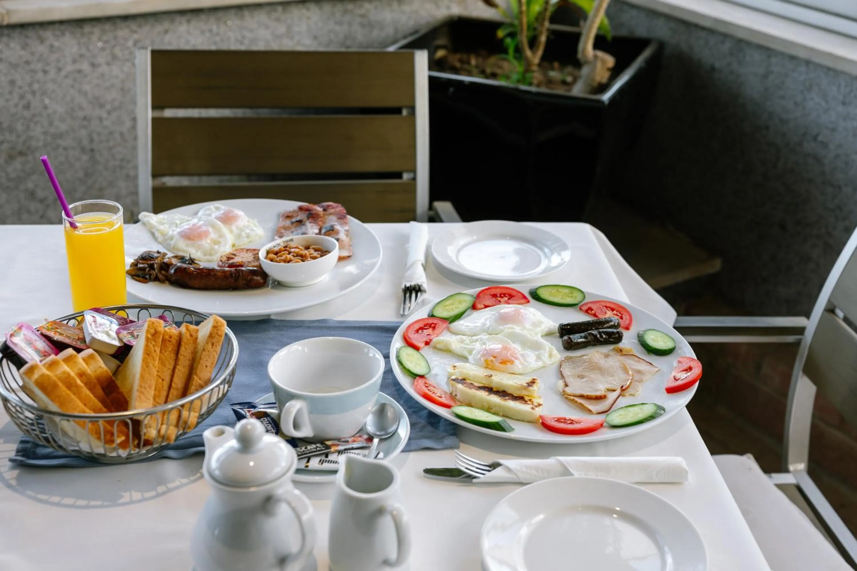 Food and drinks in Neptune Hotel Apartments Paphos