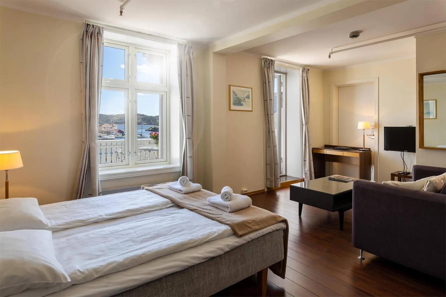 Photo of the whole room, Bed in Victoria Hotel Kragerø