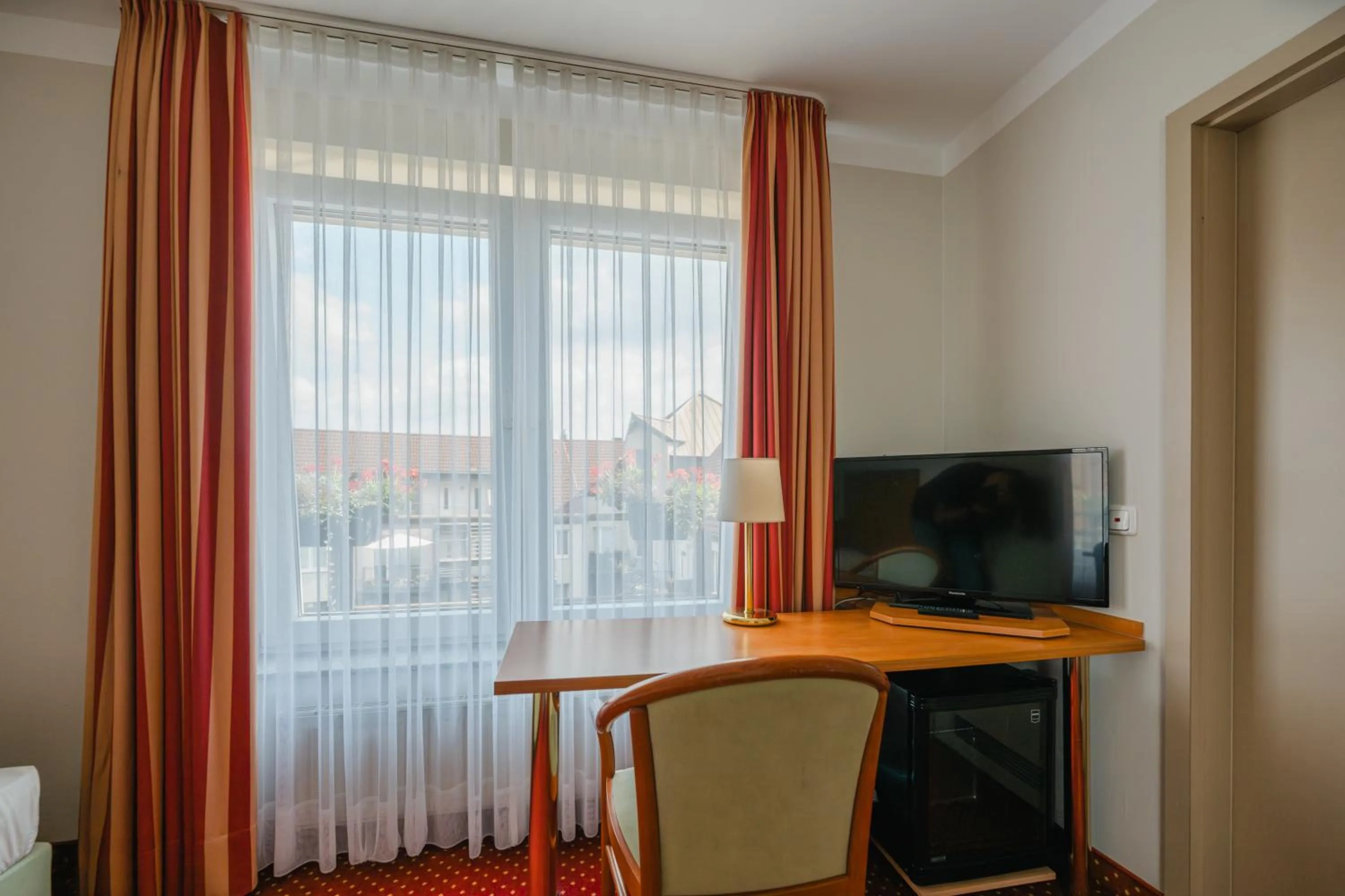 Photo of the whole room in Hotel Mirage