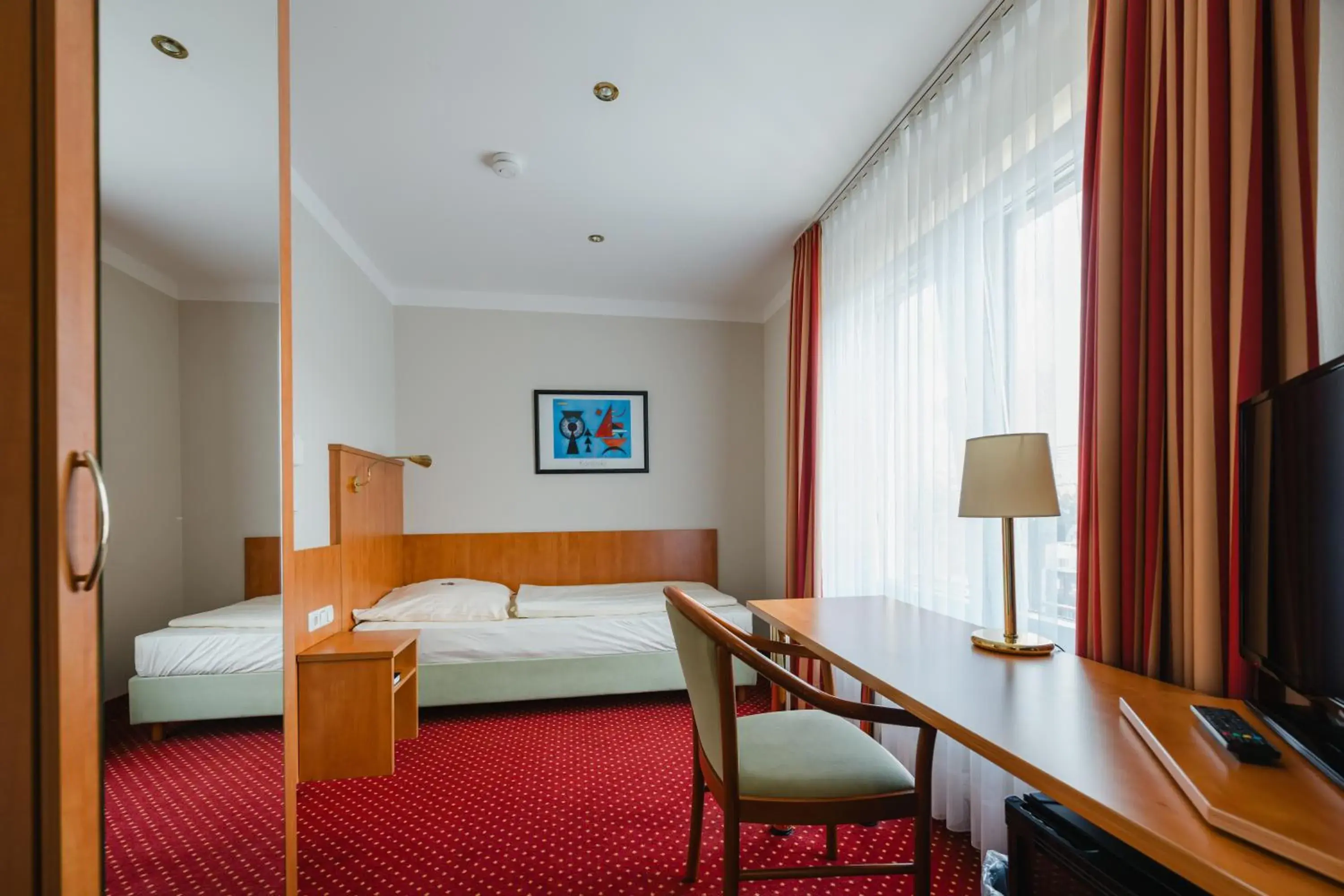 Single Room with Garden View in Hotel Mirage Single Room with Garden View in Hotel Mirage