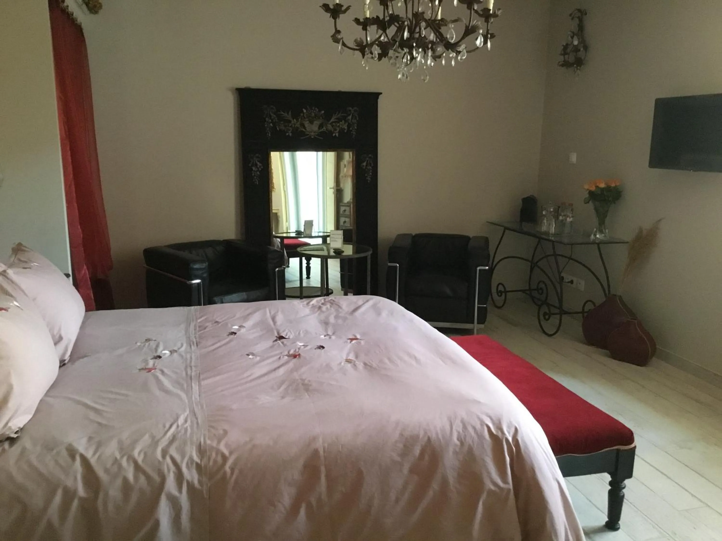 Bed in LE MAS DES AUGES