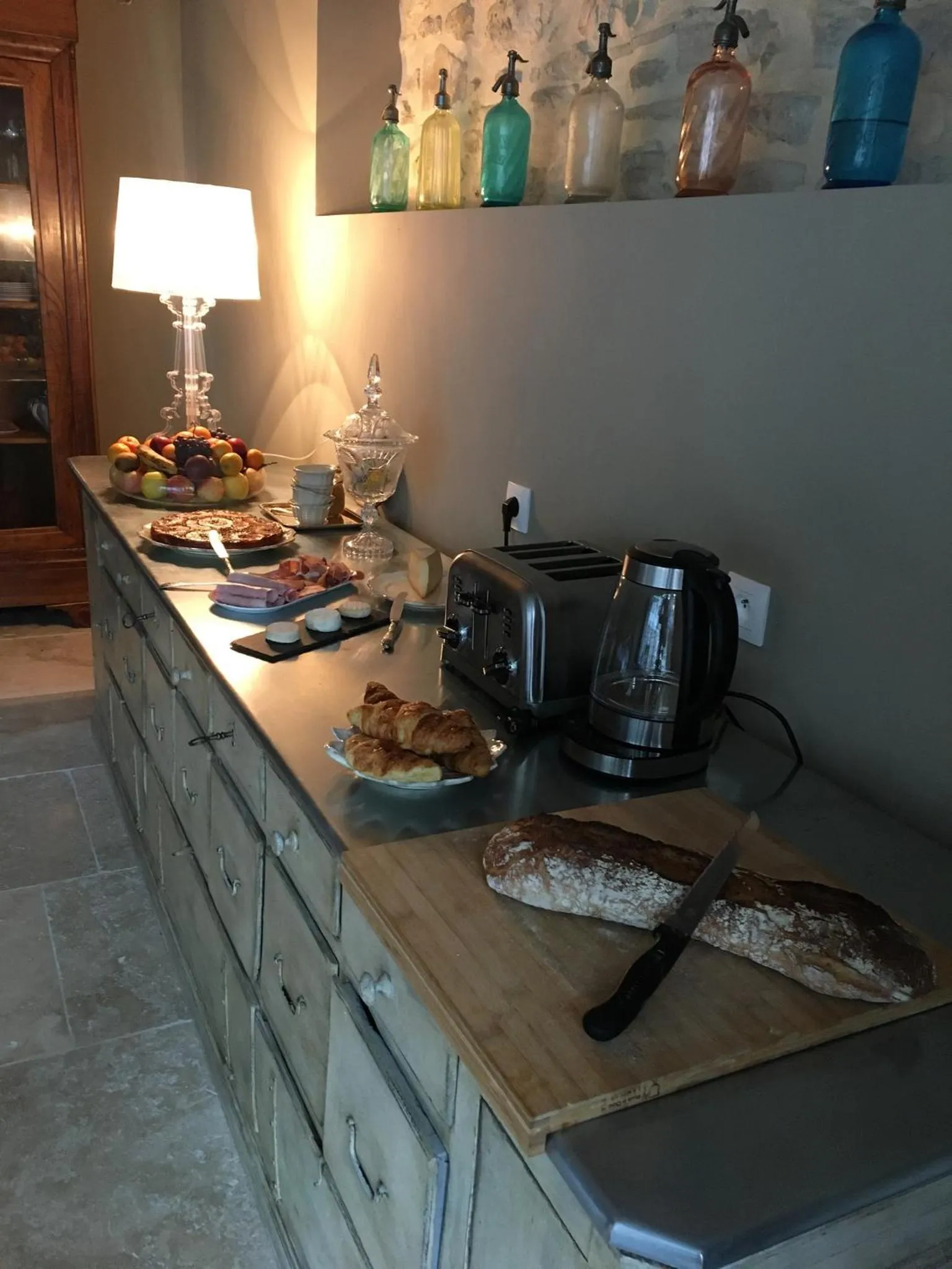 Buffet breakfast in LE MAS DES AUGES