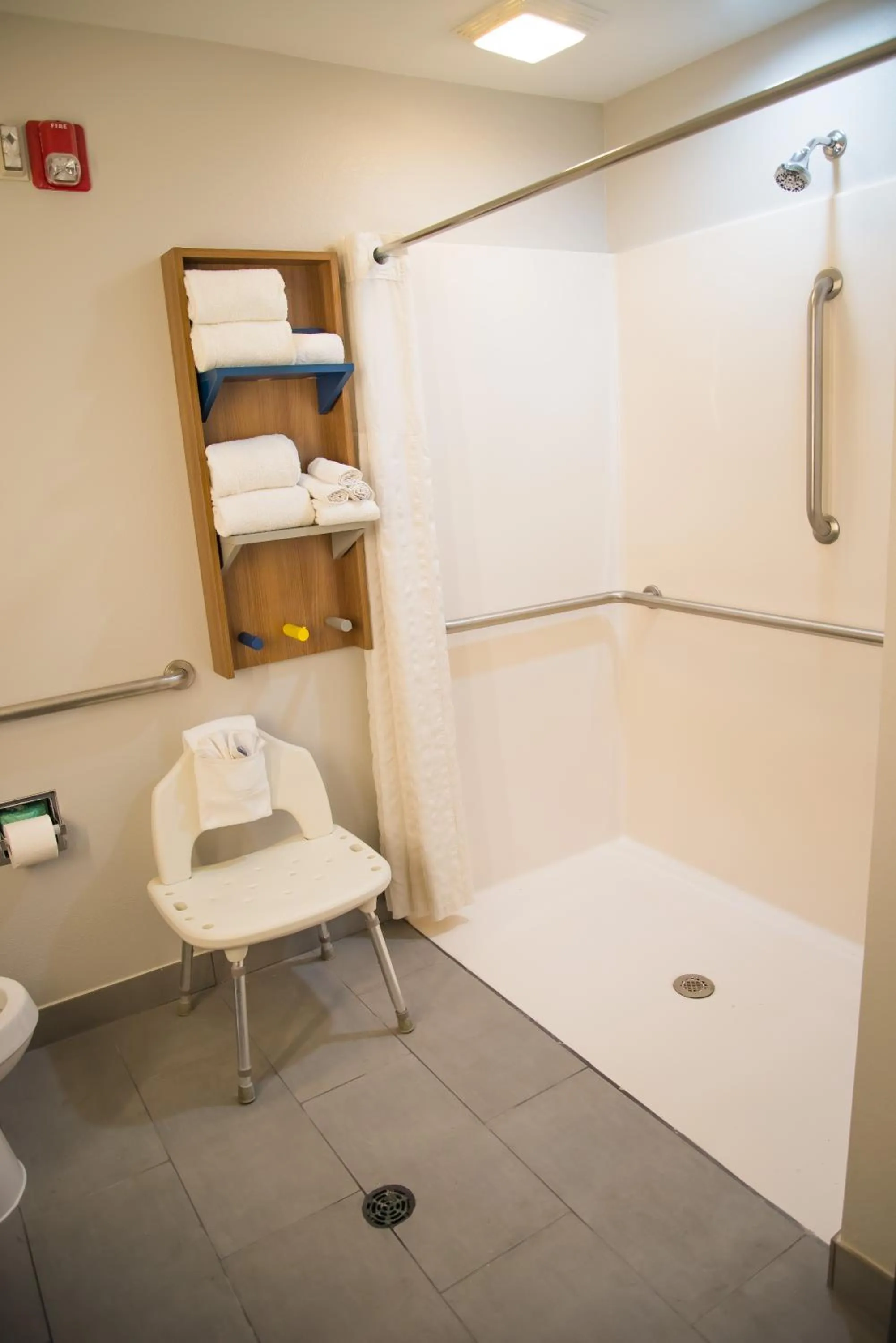 Bathroom in Microtel Inn & Suites by Wyndham Daphne