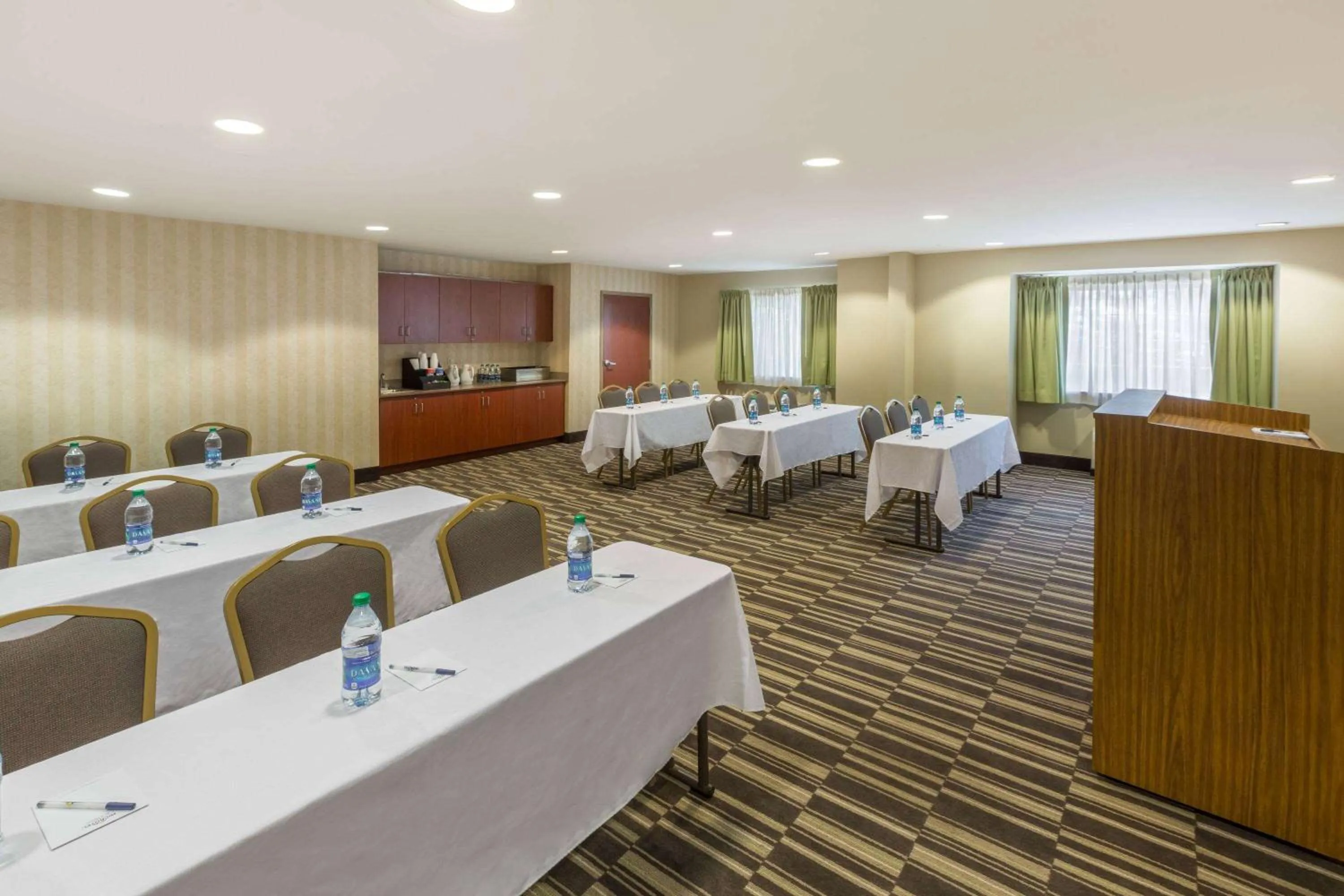 Meeting/conference room in Microtel Inn & Suites by Wyndham Daphne