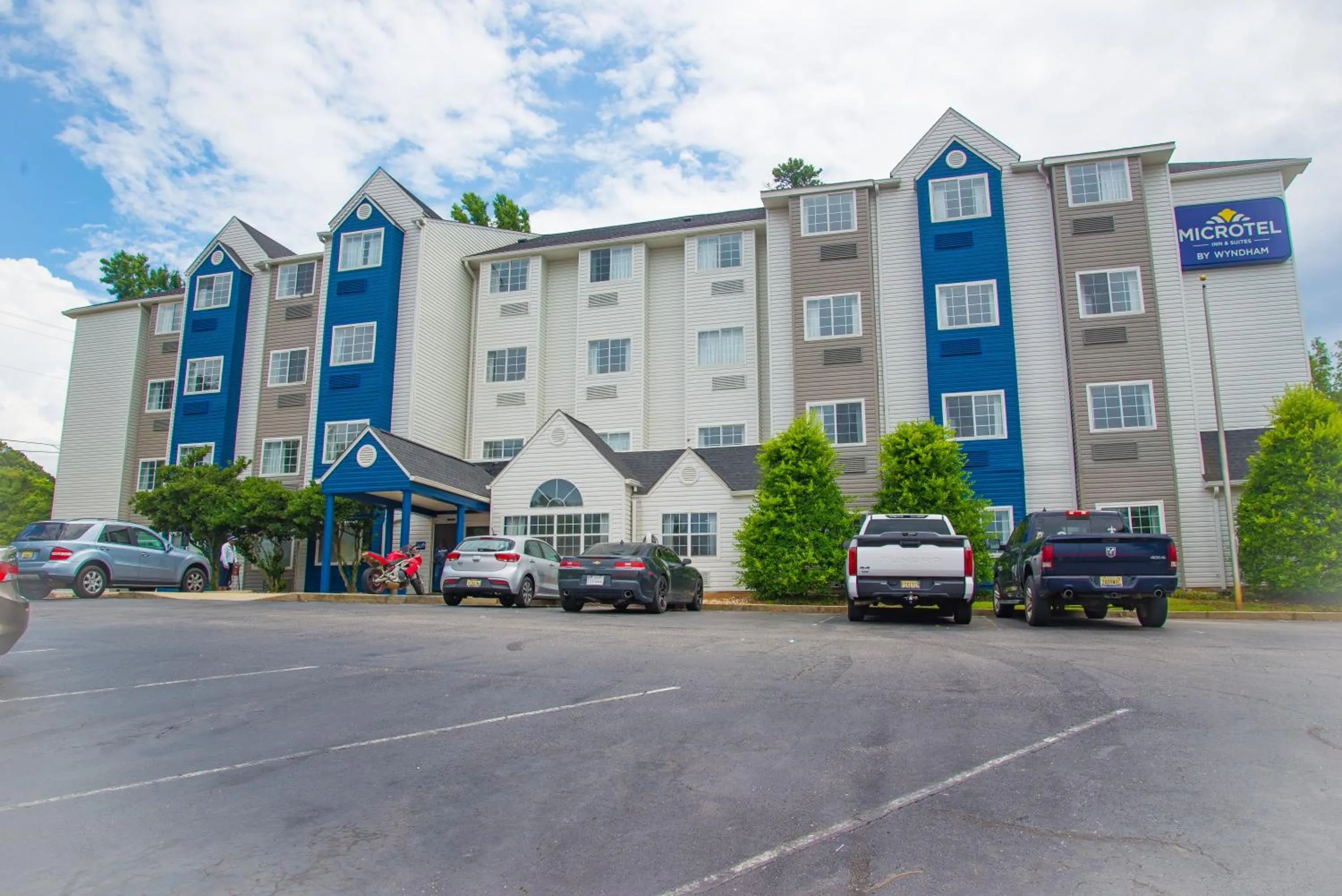 Property building in Microtel Inn & Suites by Wyndham Daphne
