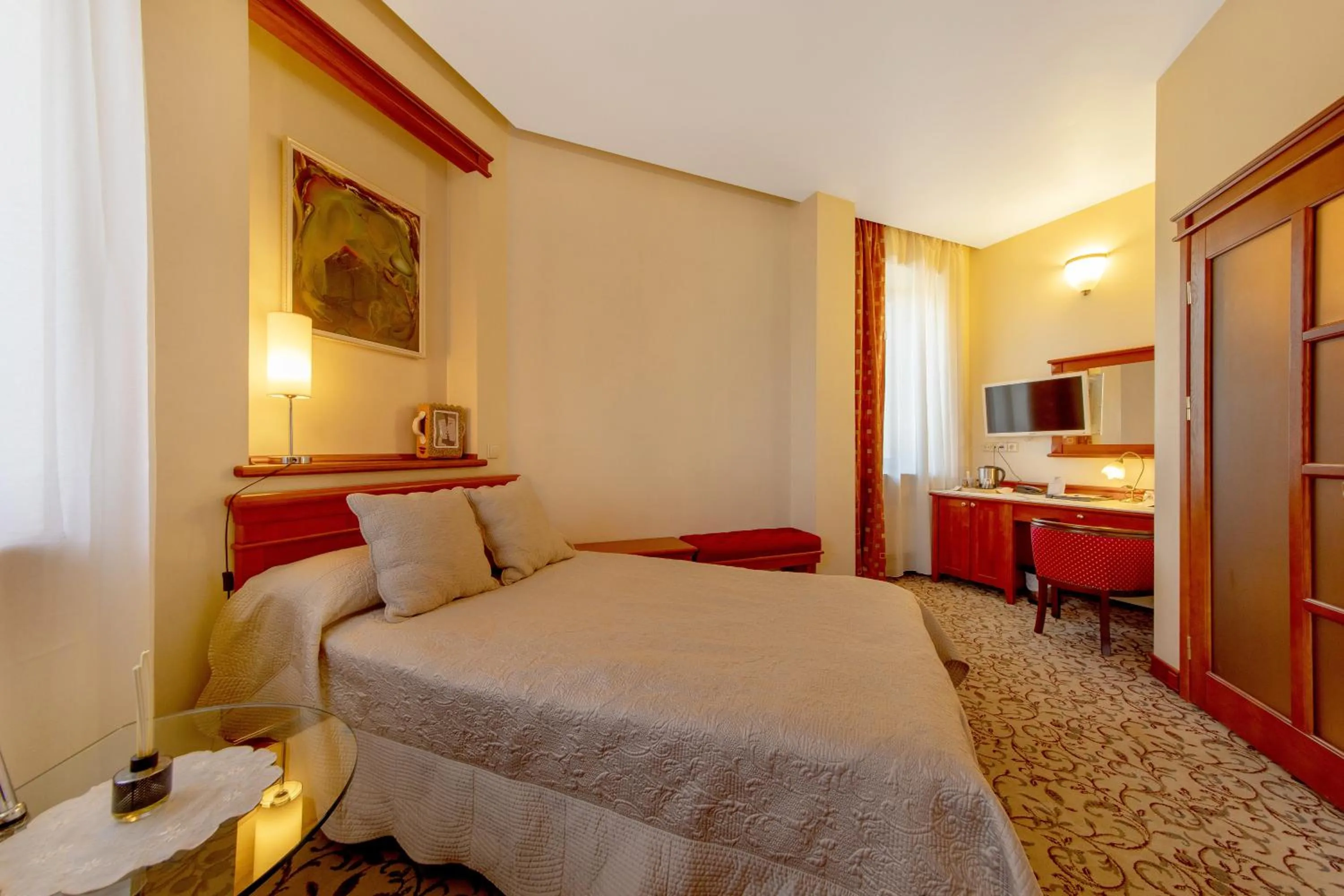 Bed in Pažaislis Park Hotel