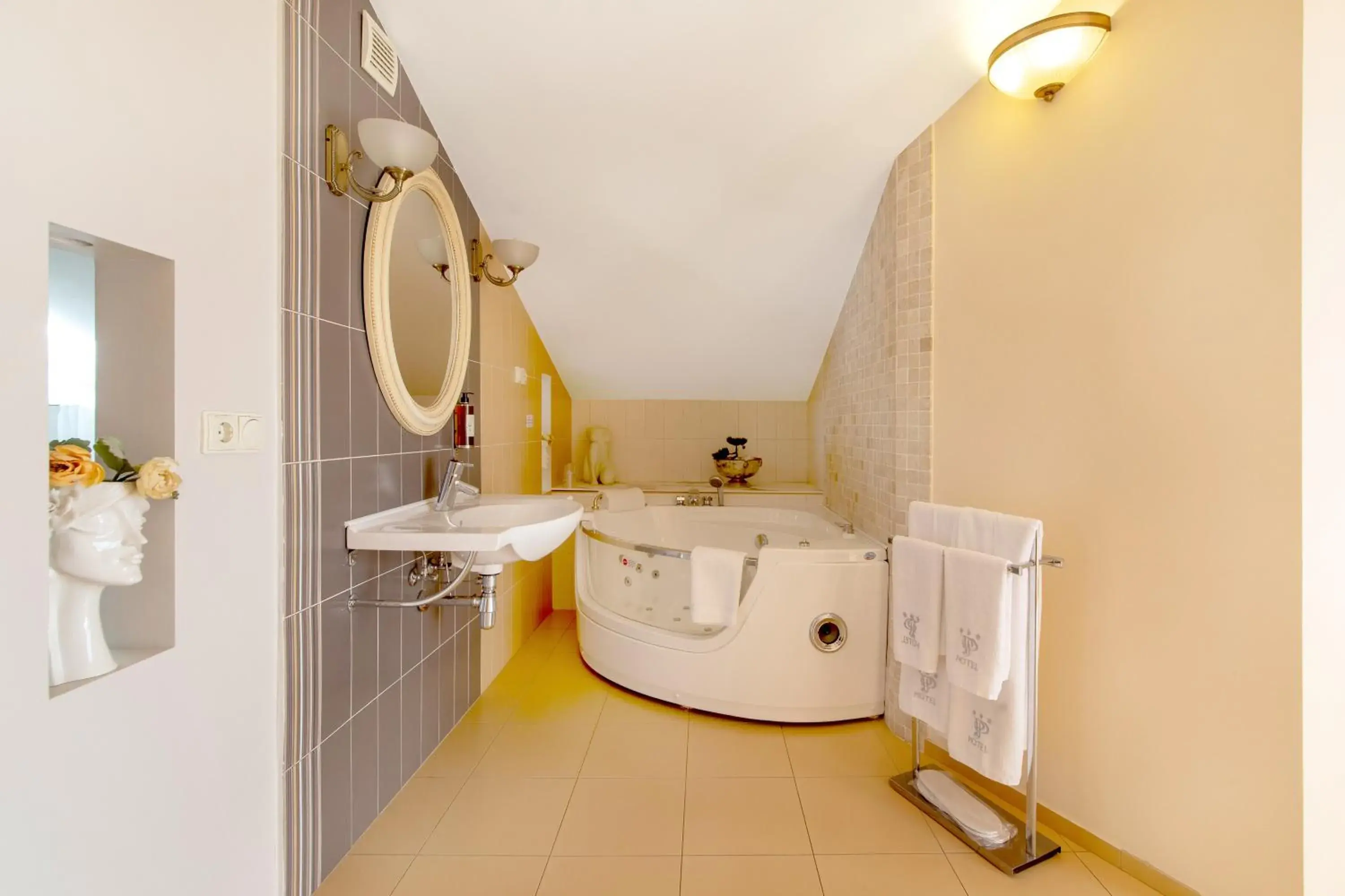 Penthouse Suite in Pažaislis Park Hotel Penthouse Suite in Pažaislis Park Hotel