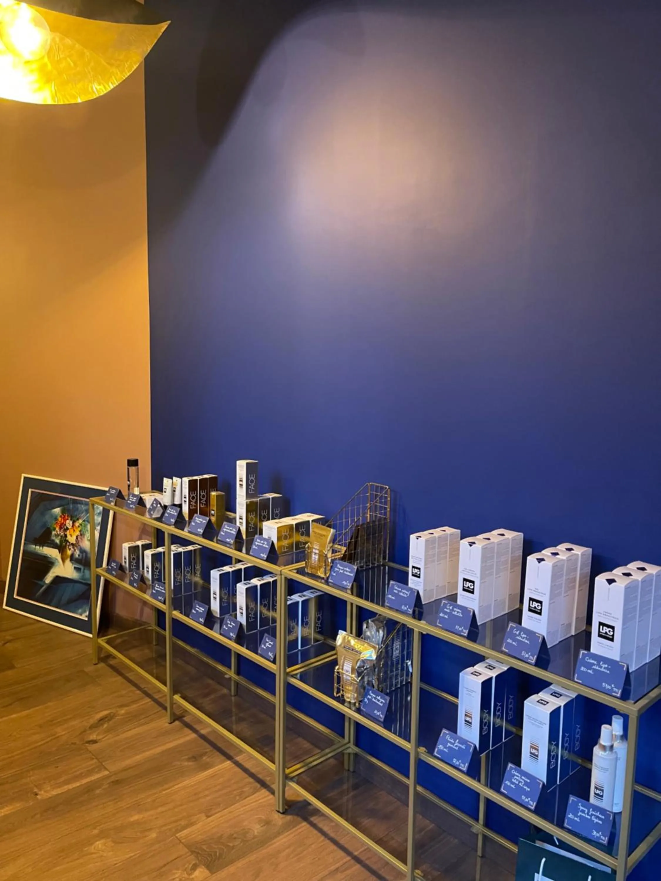 Spa and wellness centre/facilities in Hôtel du Commerce