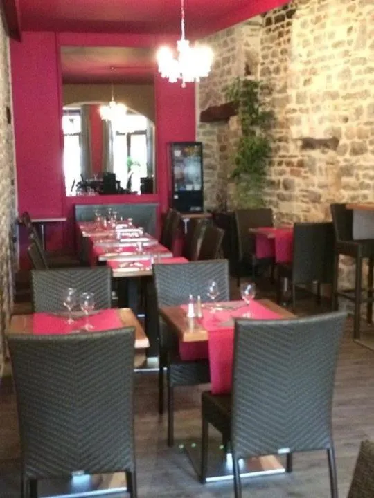 Restaurant/places to eat in Hôtel du Commerce