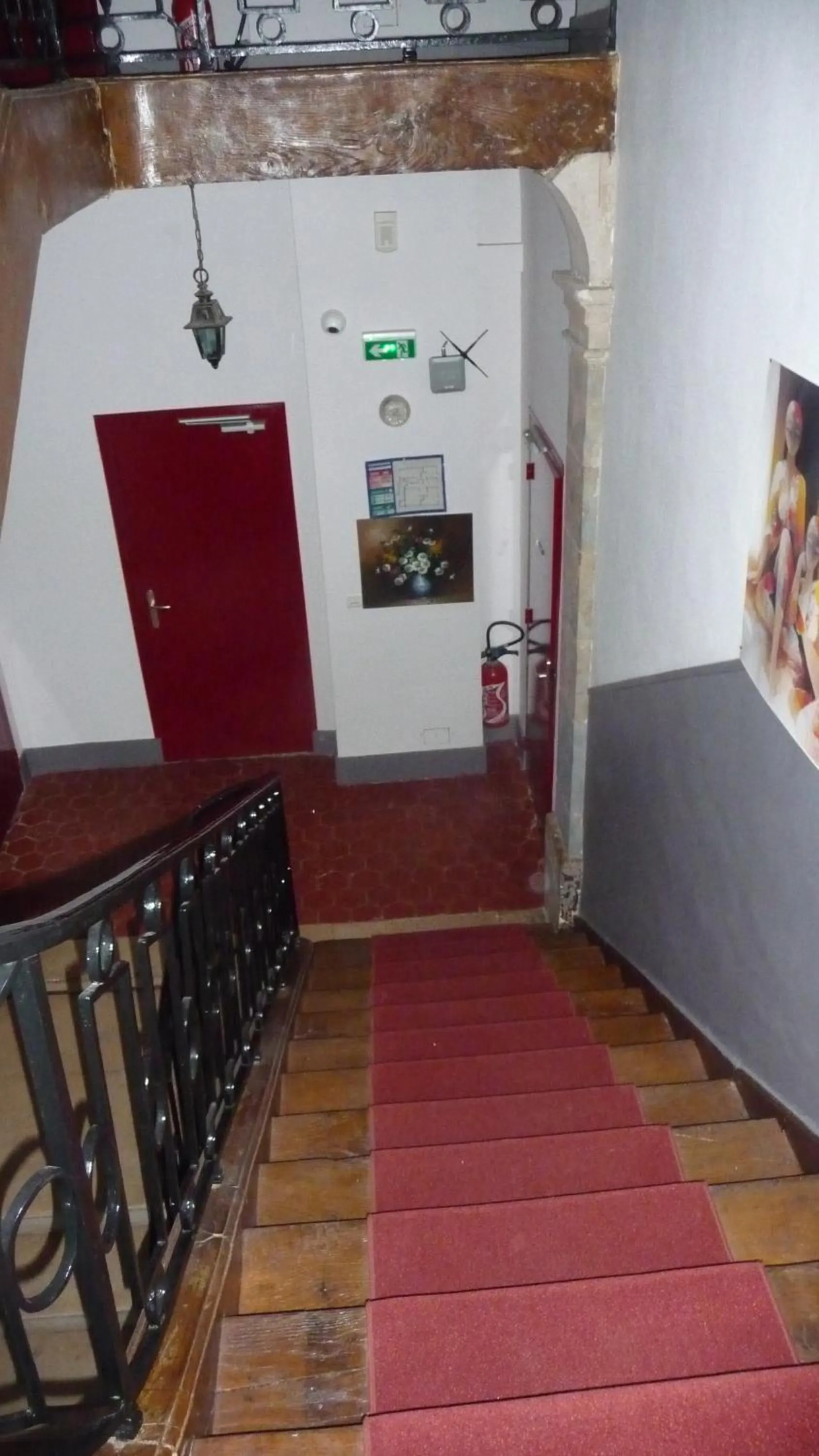 Decorative detail in Hôtel du Commerce