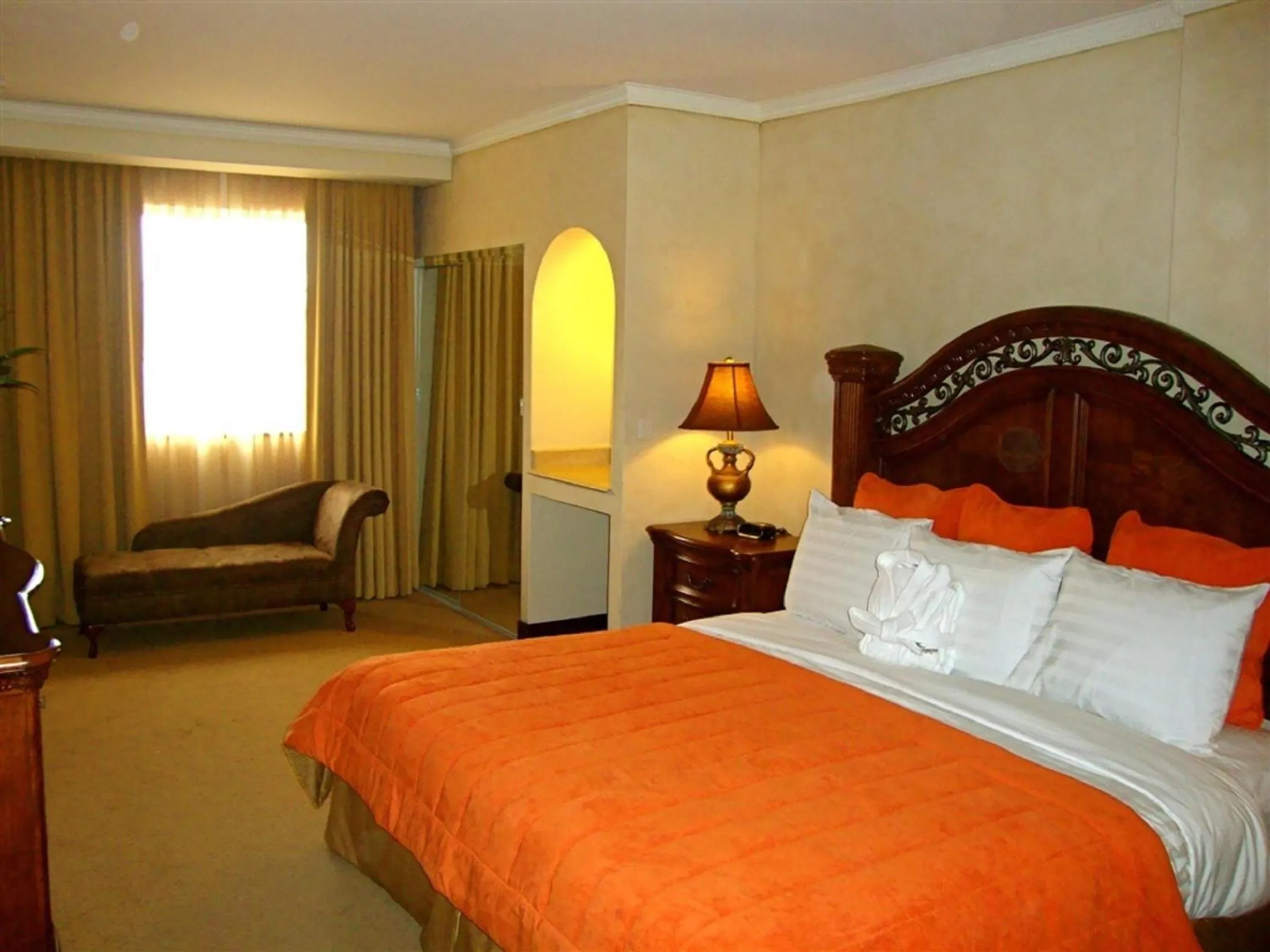 Living room, Bed in Hotel Gran Mediterraneo