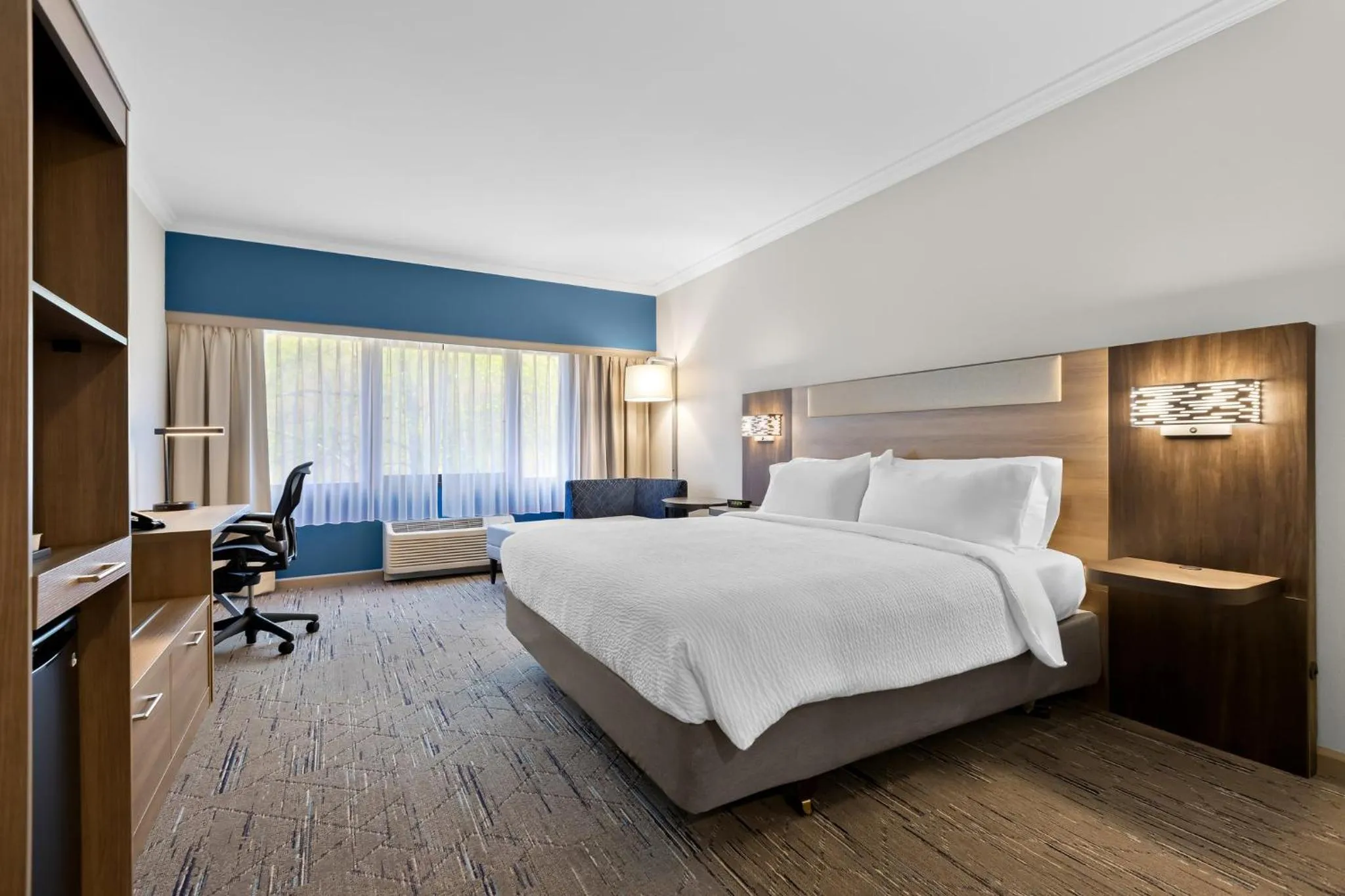 Photo of the whole room, Bed in Holiday Inn Express Princeton Southeast by IHG