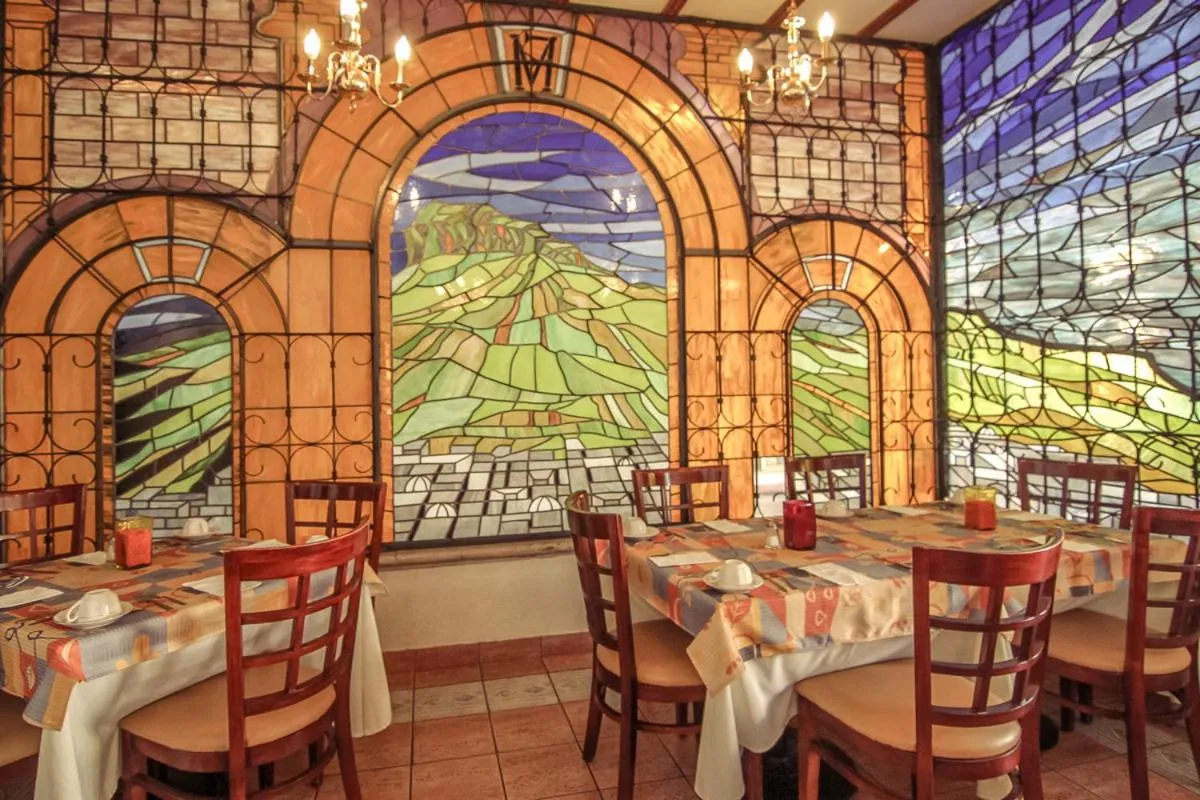 Restaurant/places to eat in Hotel La Finca del Minero