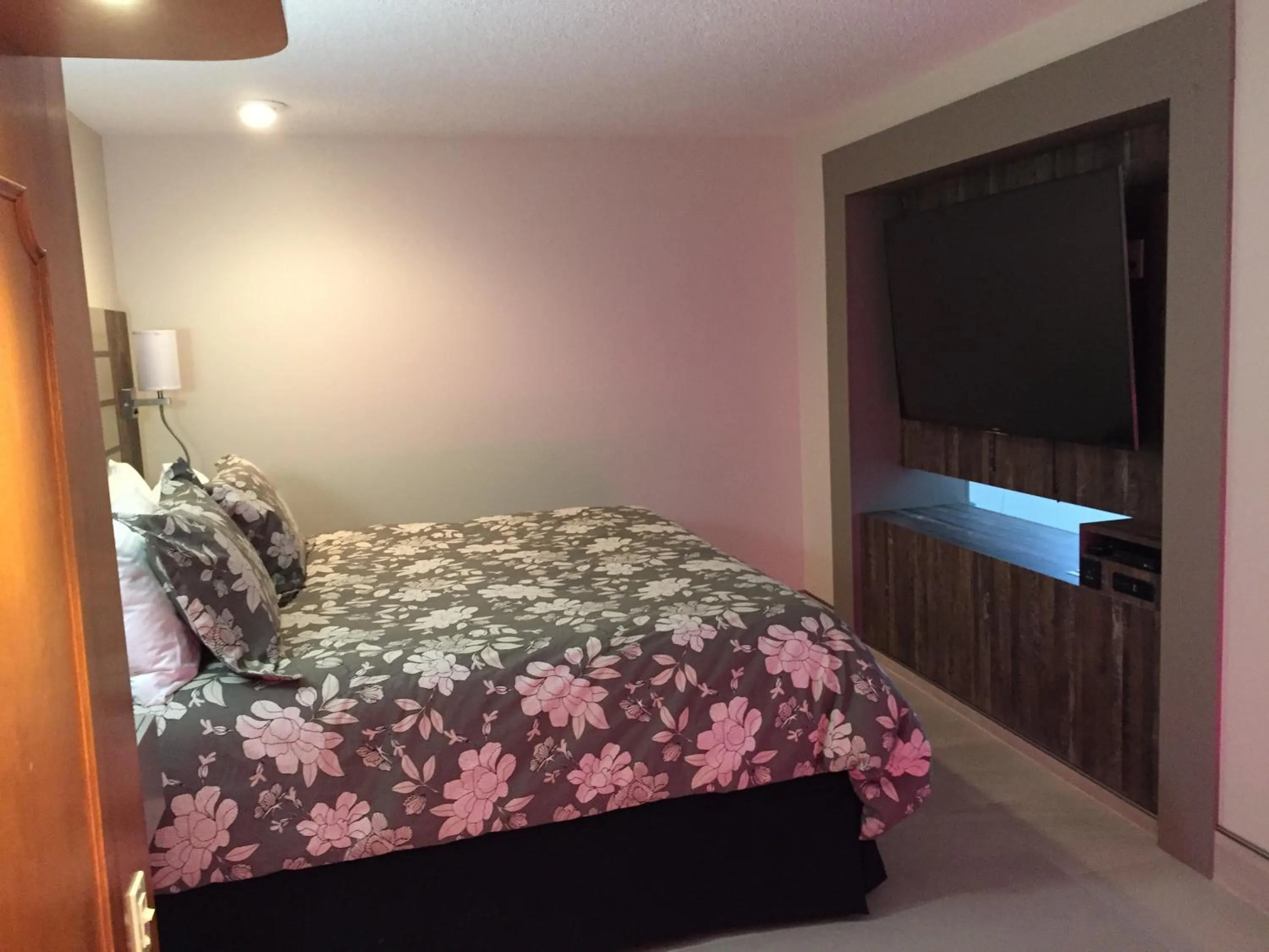 Bedroom, Bed in Amosphère Complexe