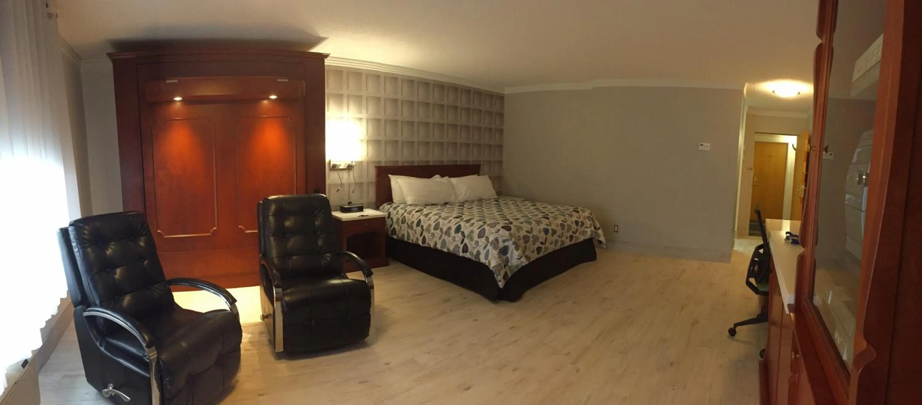 Bedroom, Bed in Amosphère Complexe