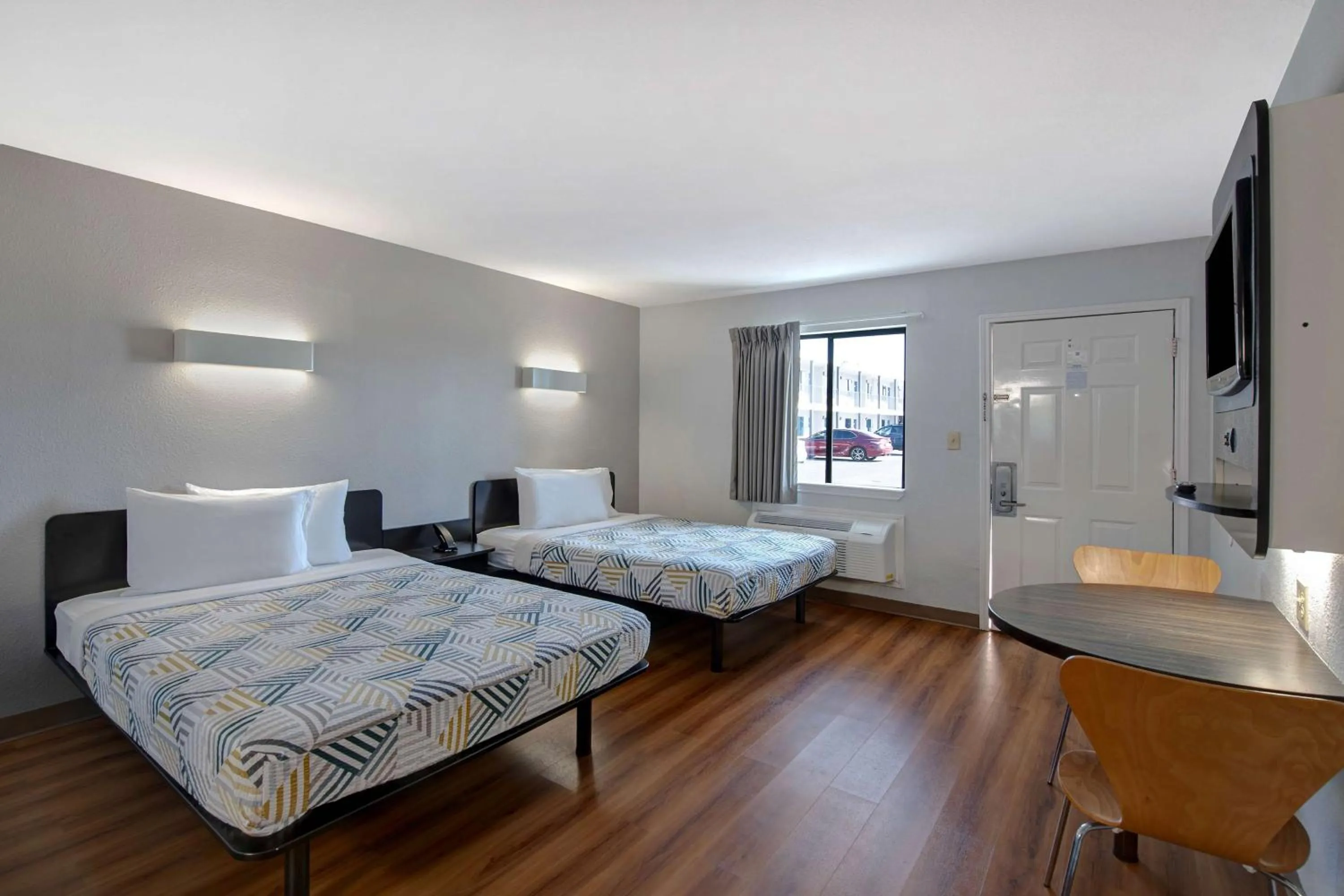 Bedroom, Bed in Motel 6-Sulphur Springs, TX