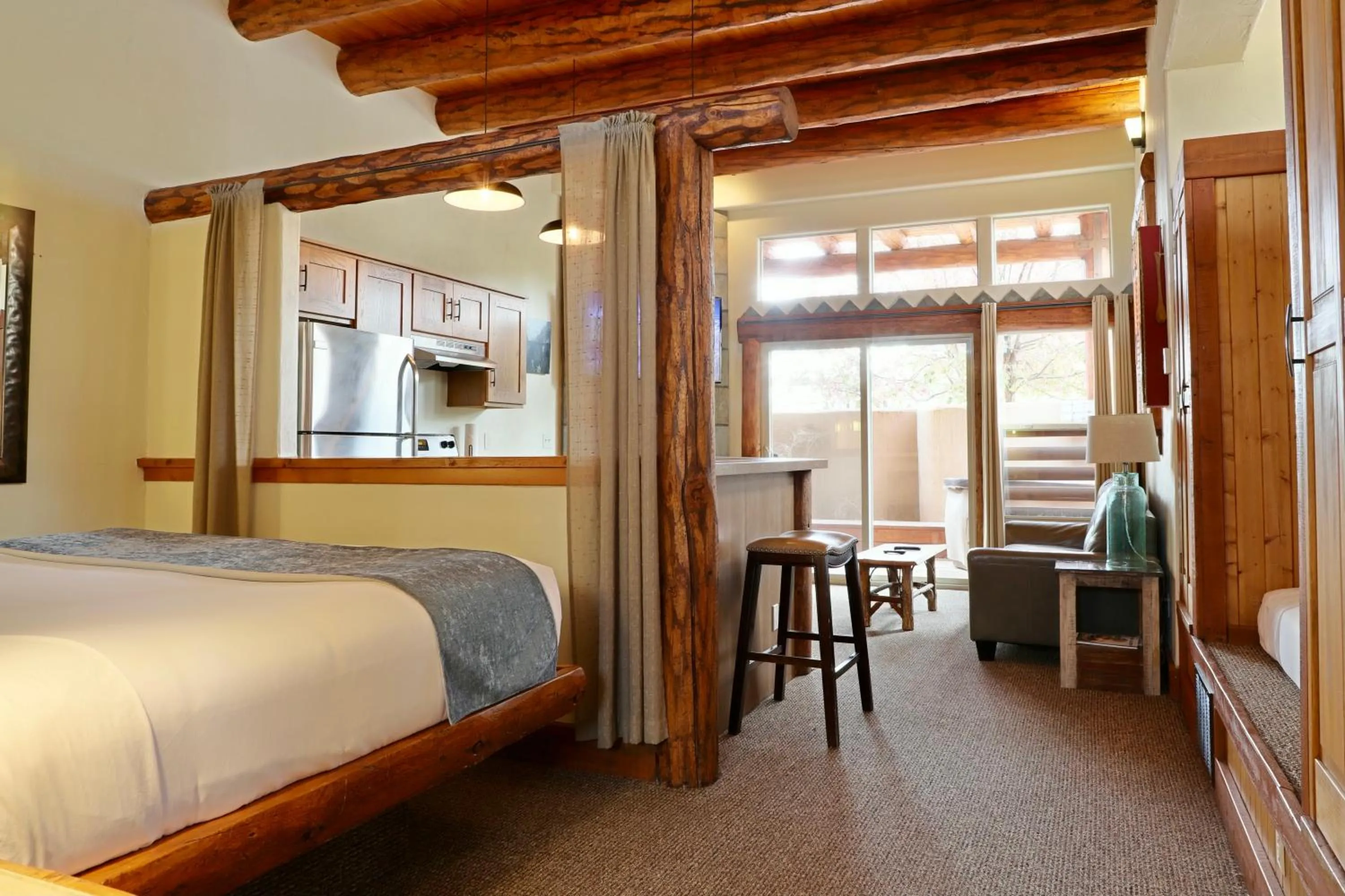 Photo of the whole room, Bed in Chipeta Lodge