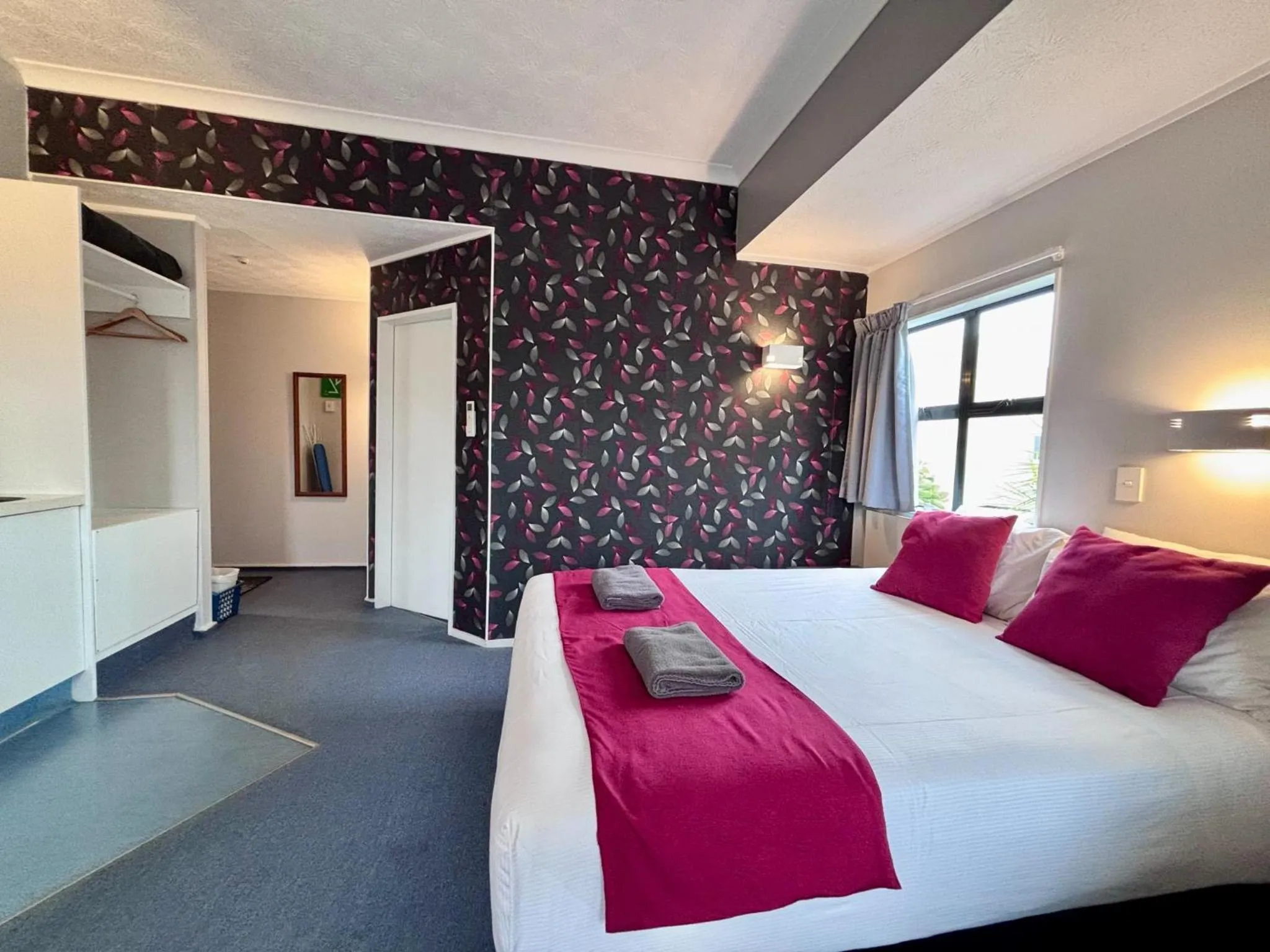 Bed in Wrights by the Sea Motel