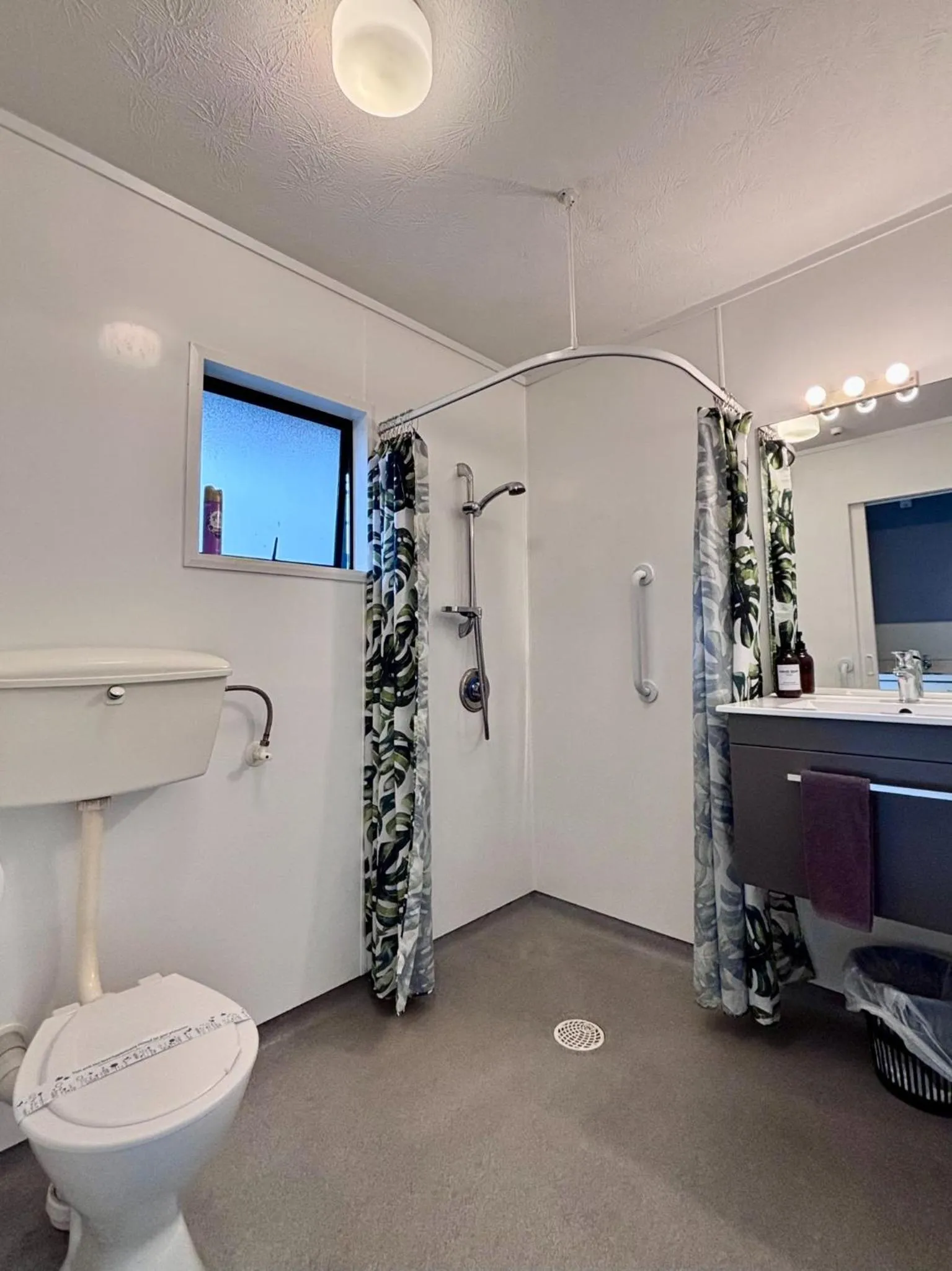 Bathroom in Wrights by the Sea Motel