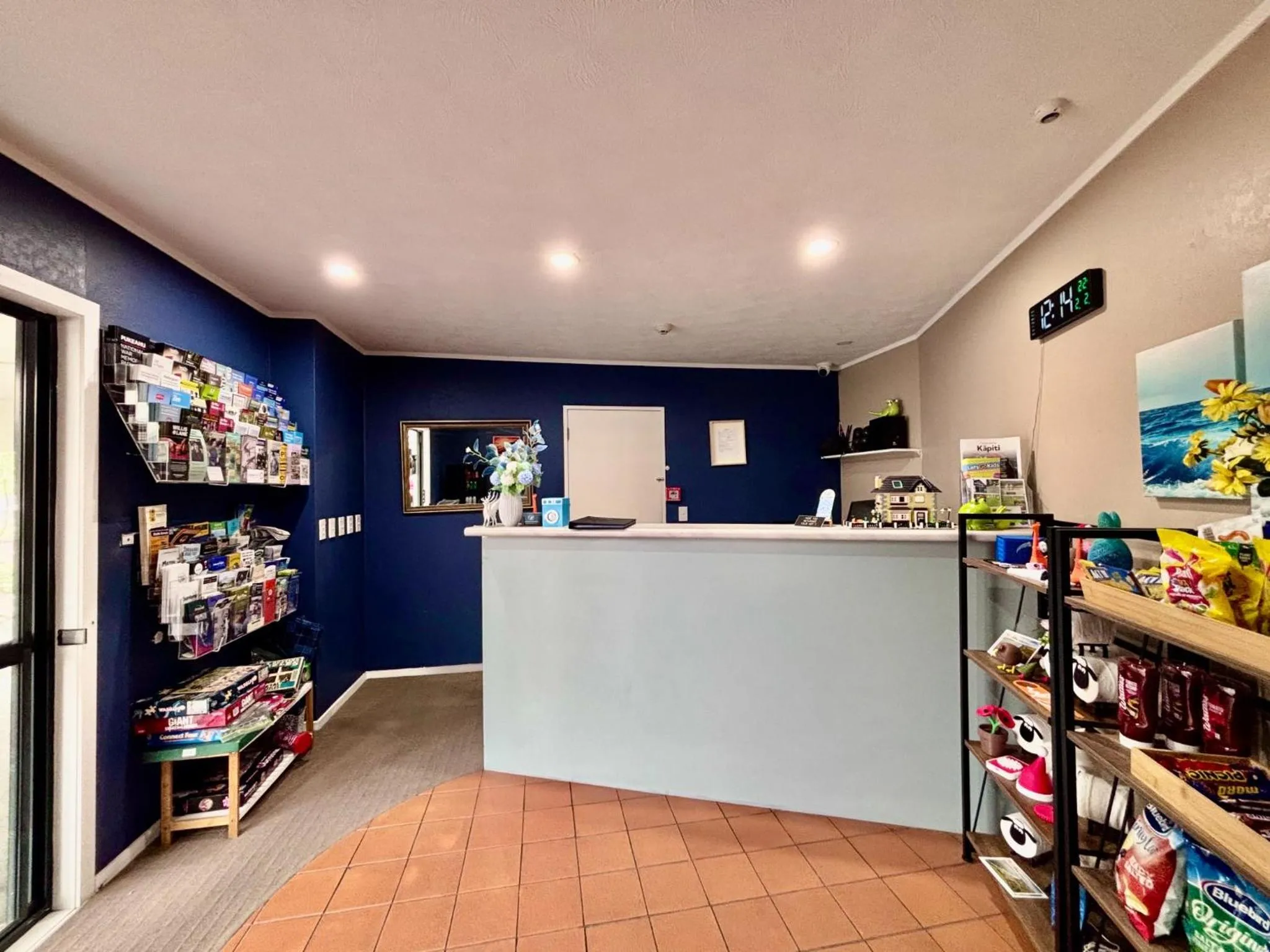 Lobby or reception in Wrights by the Sea Motel