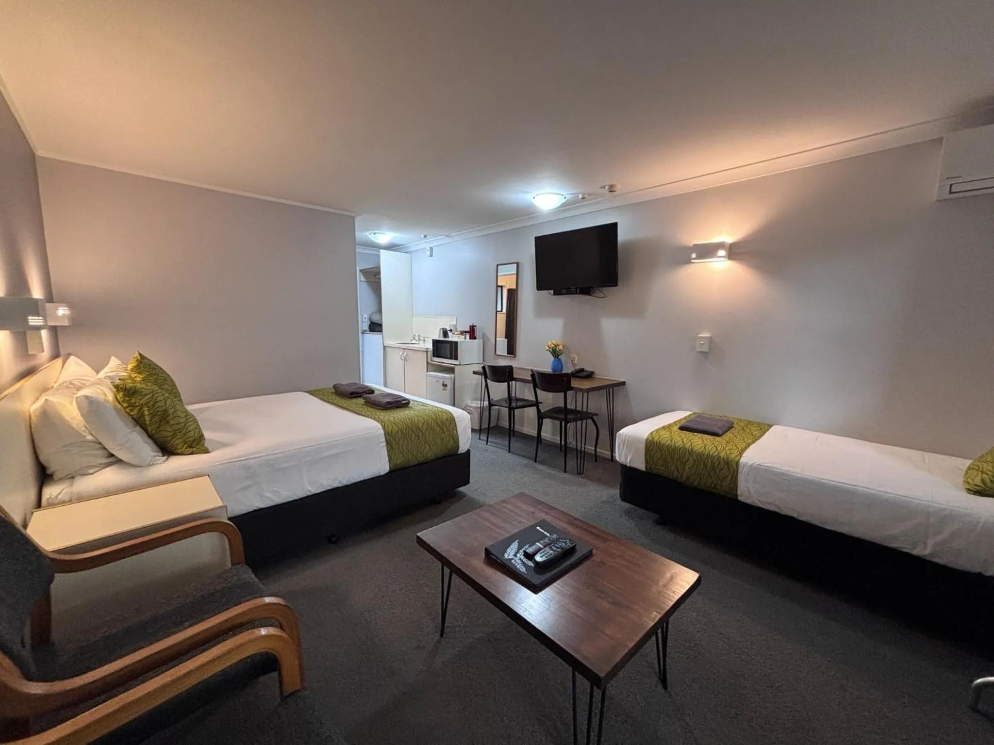 Bedroom, Bed in Wrights by the Sea Motel