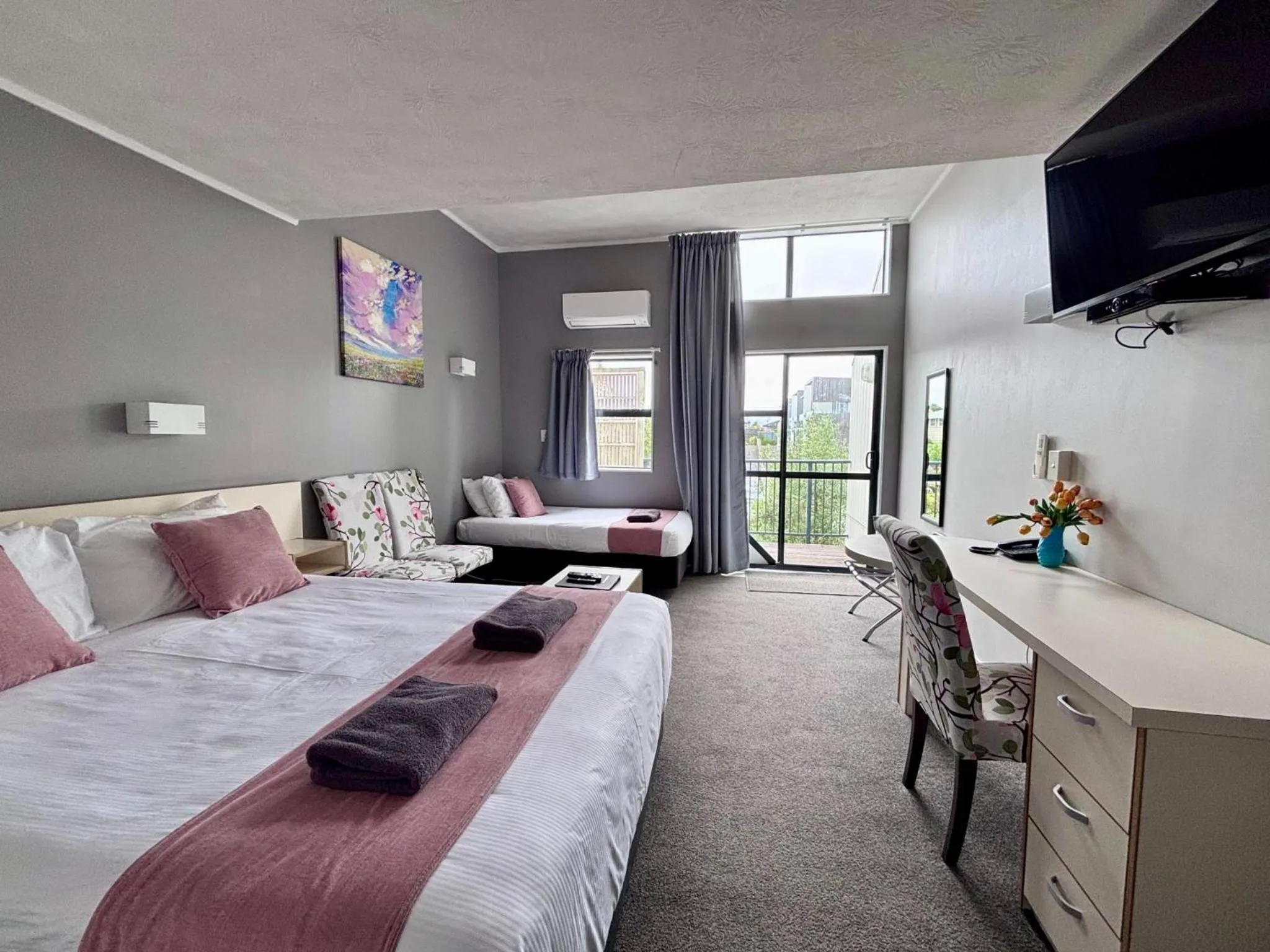 Bedroom, Bed in Wrights by the Sea Motel