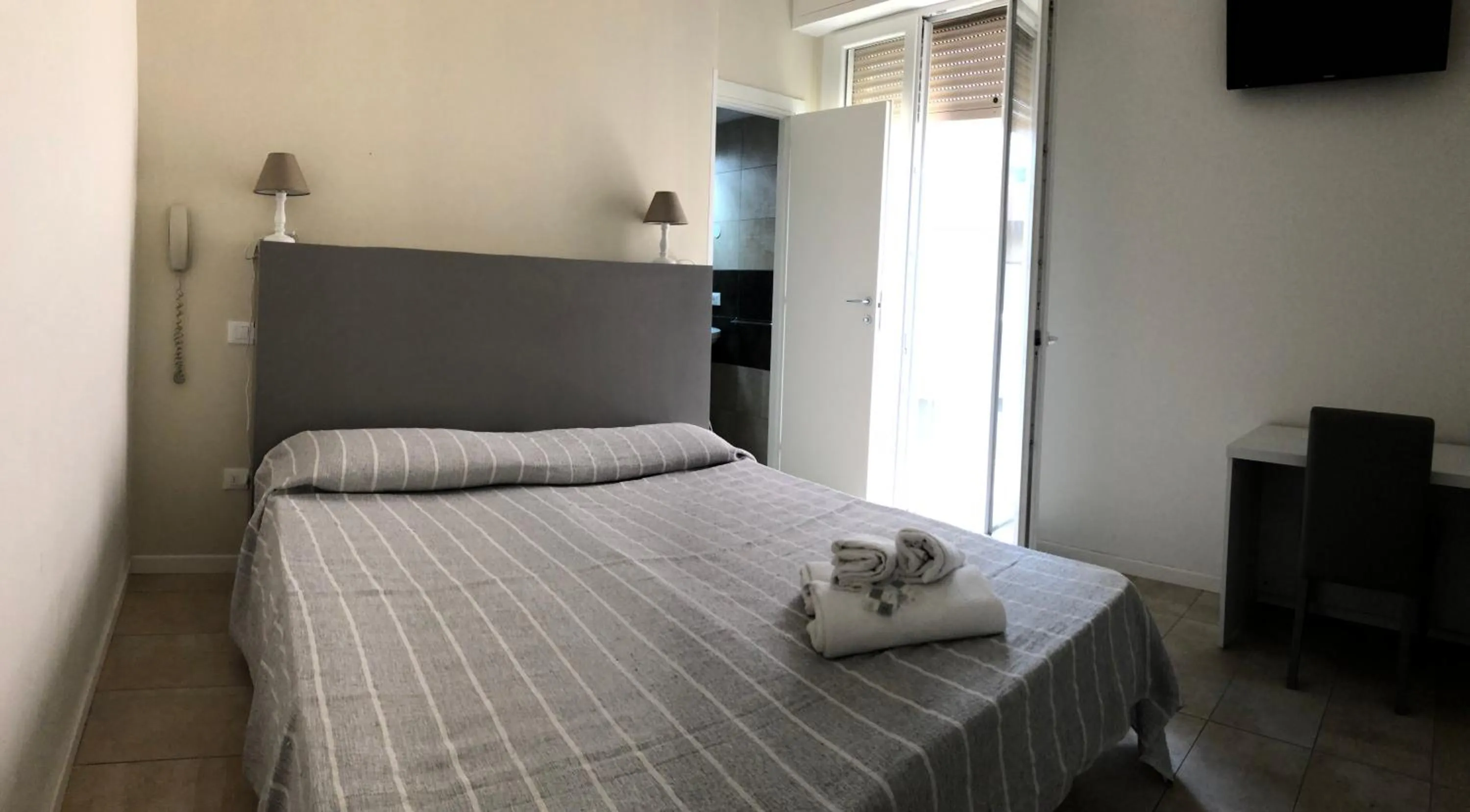 Bedroom, Bed in HOTEL CONDOR